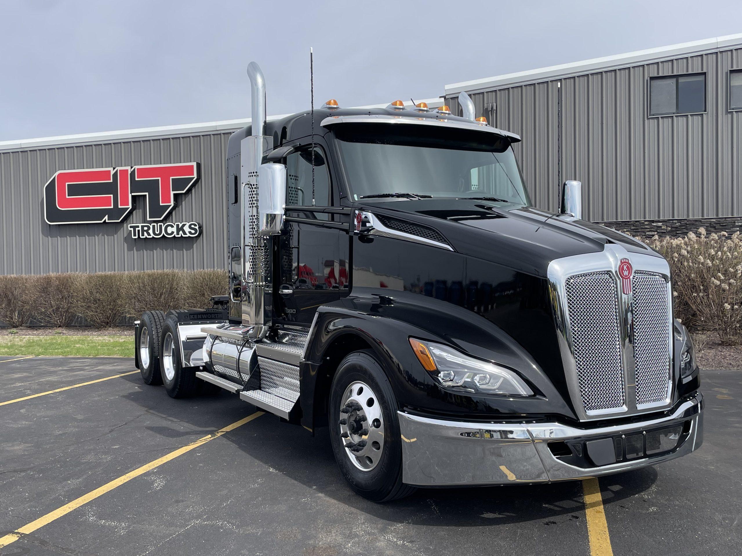 2027 Kenworth T680 in Normal, IL — photo 3