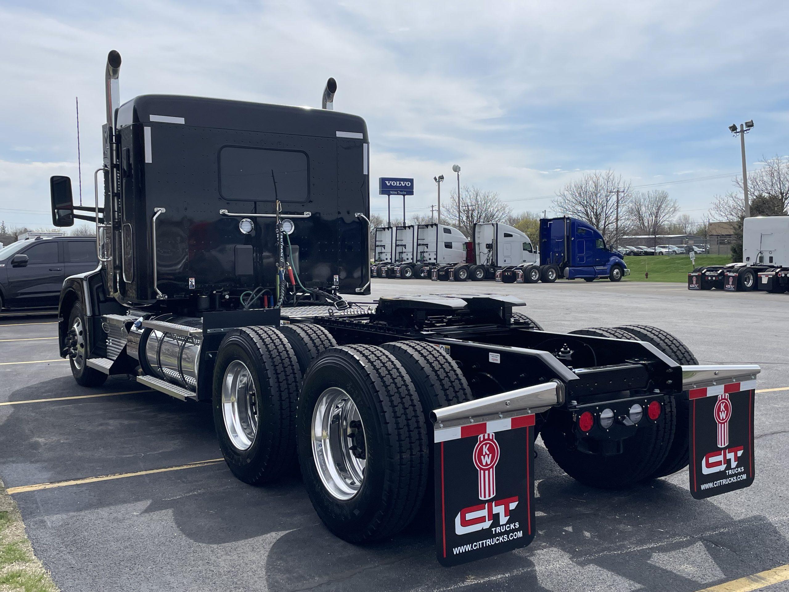 2027 Kenworth T680 in Normal, IL — photo 6