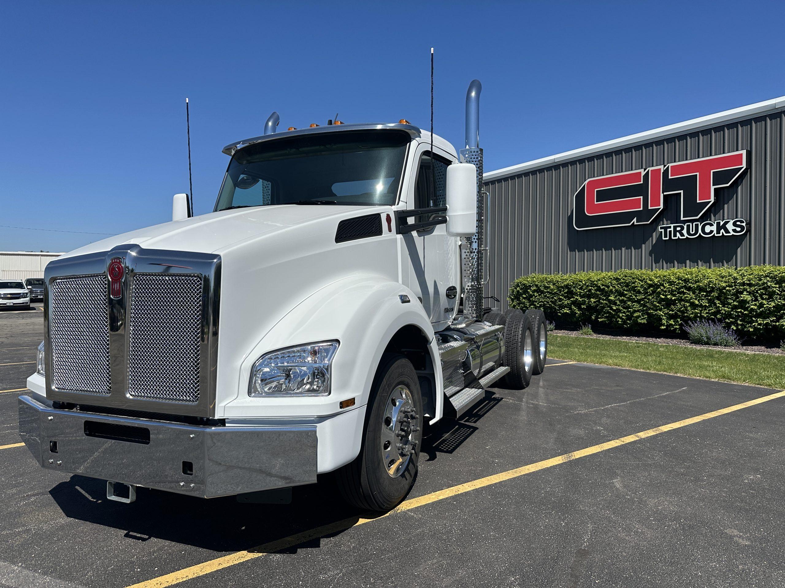 2027 Kenworth T880