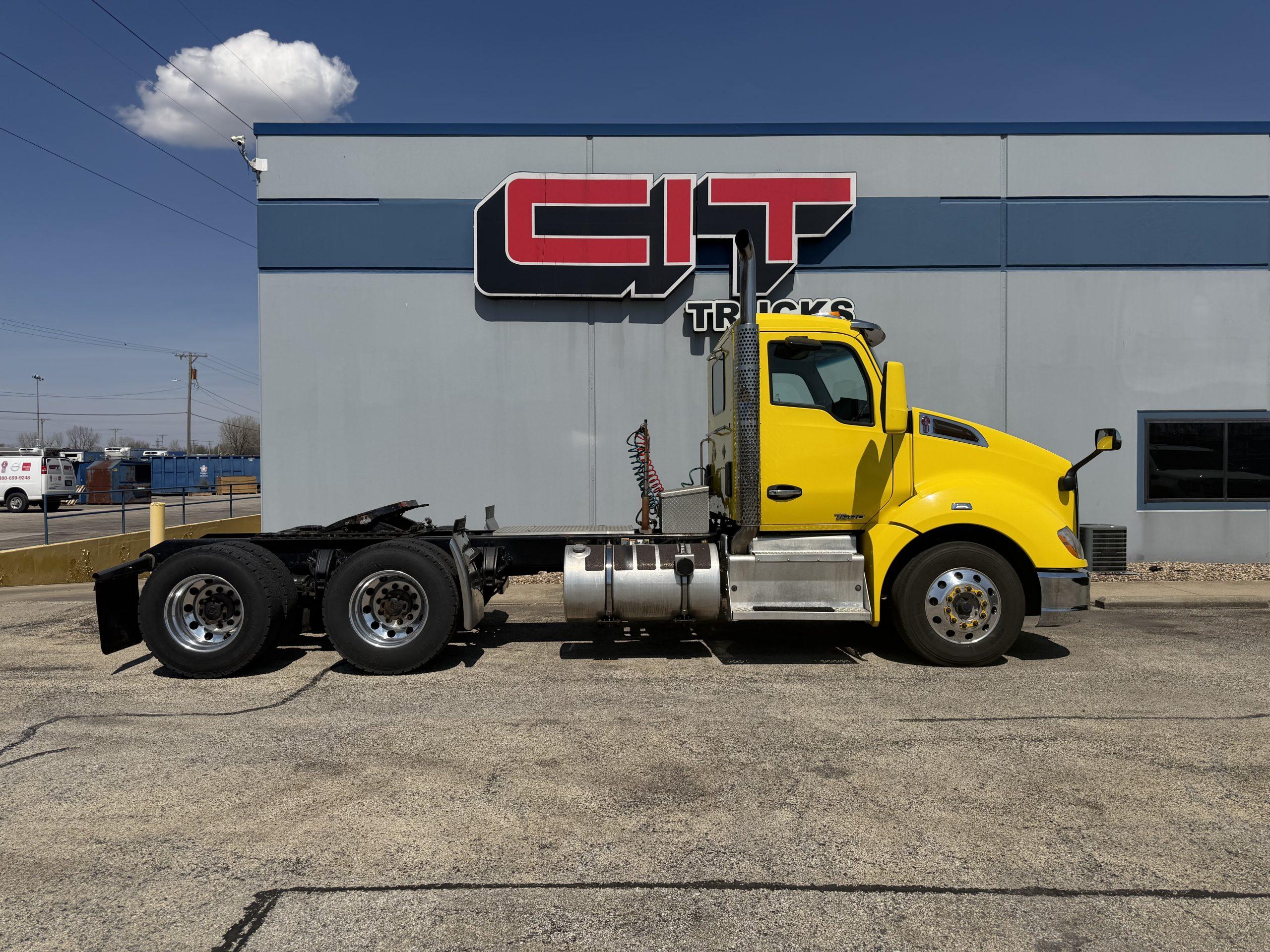 2017 Kenworth T680 in Springfield, IL — photo 4