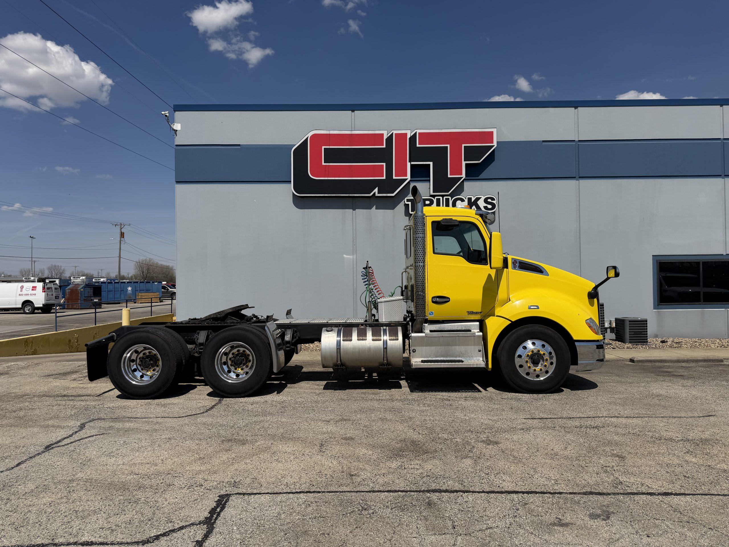 2016 Kenworth T680 in Springfield, IL — photo 4