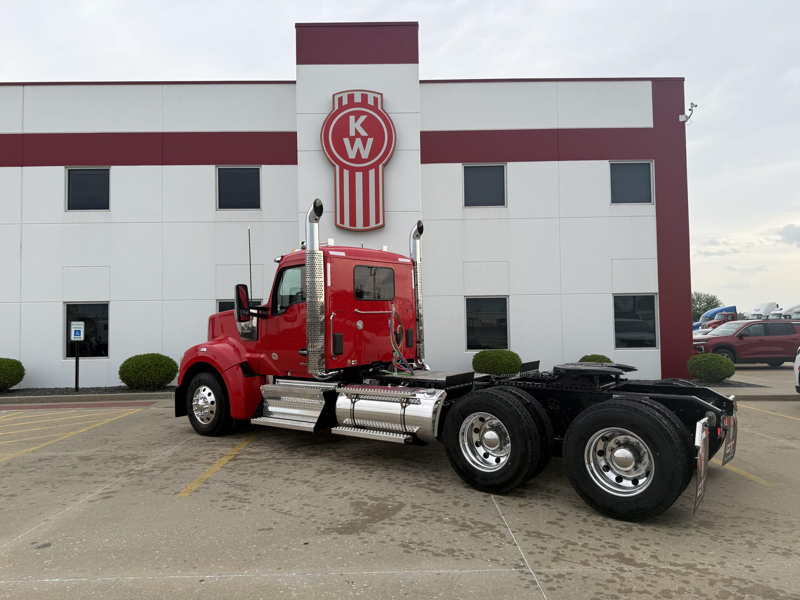2027 Kenworth W990 in Troy, IL — photo 6