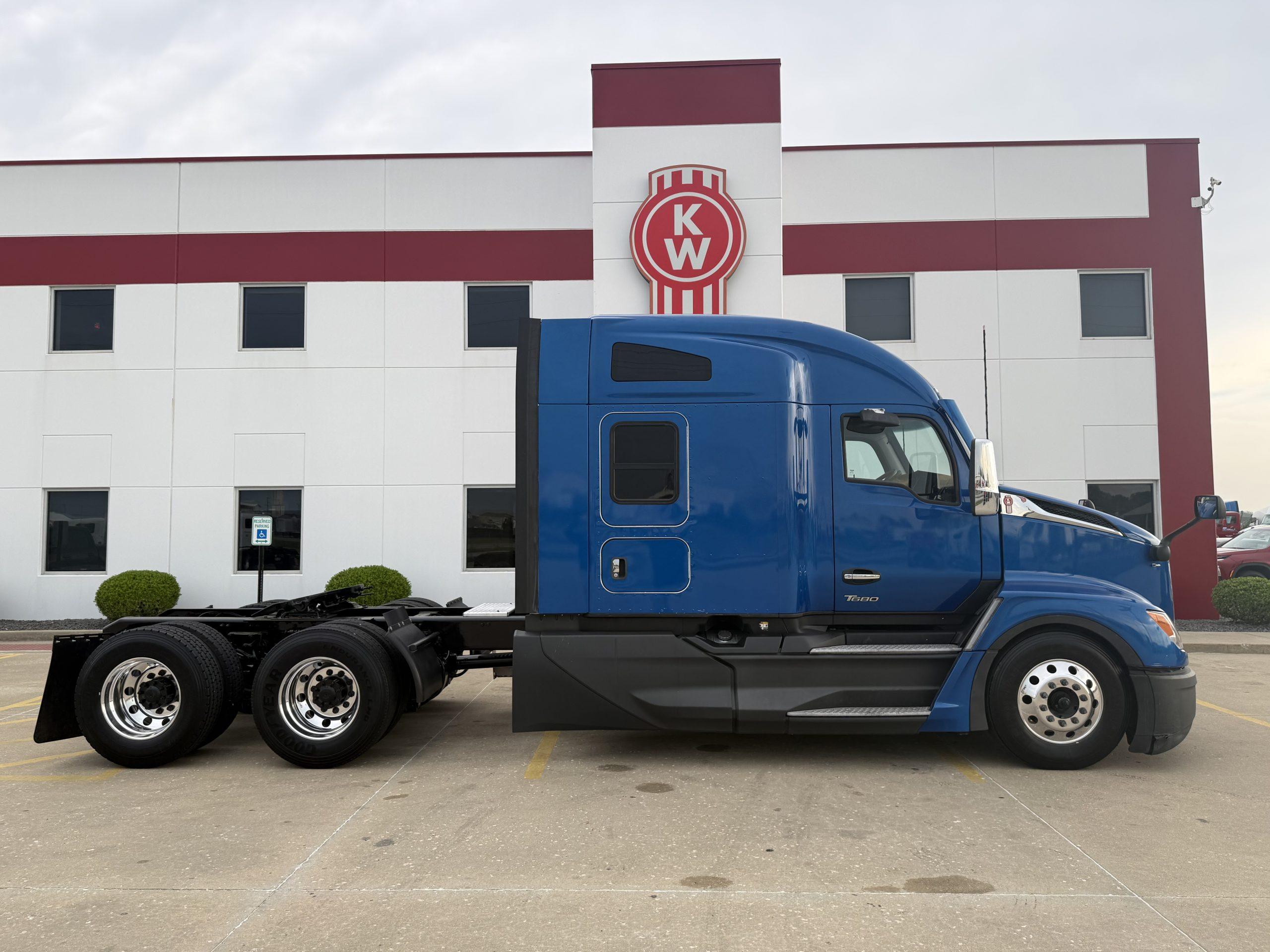 2024 Kenworth T680 in Troy, IL — photo 6