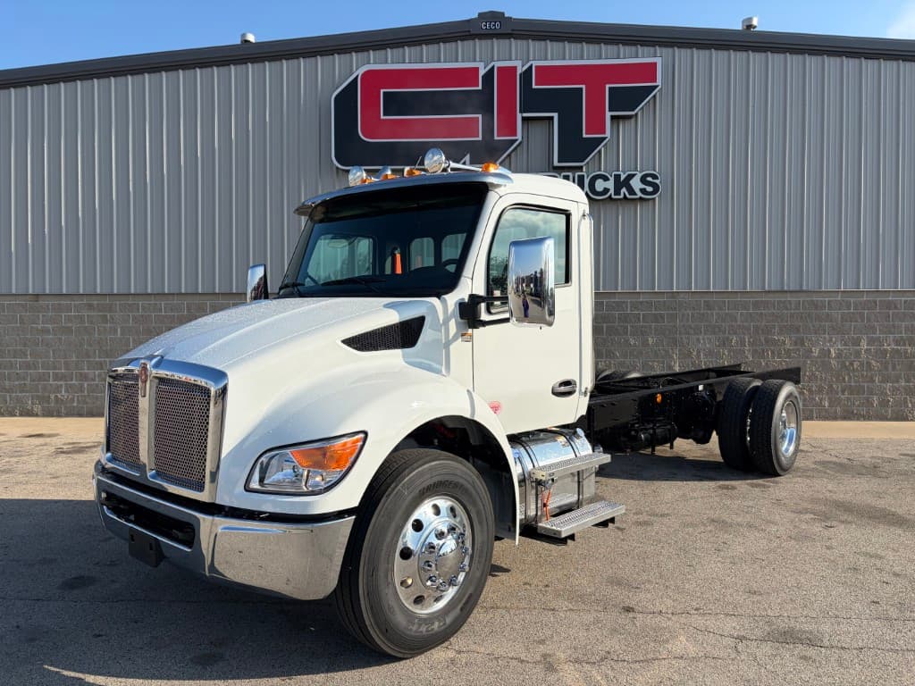 2027 Kenworth T380