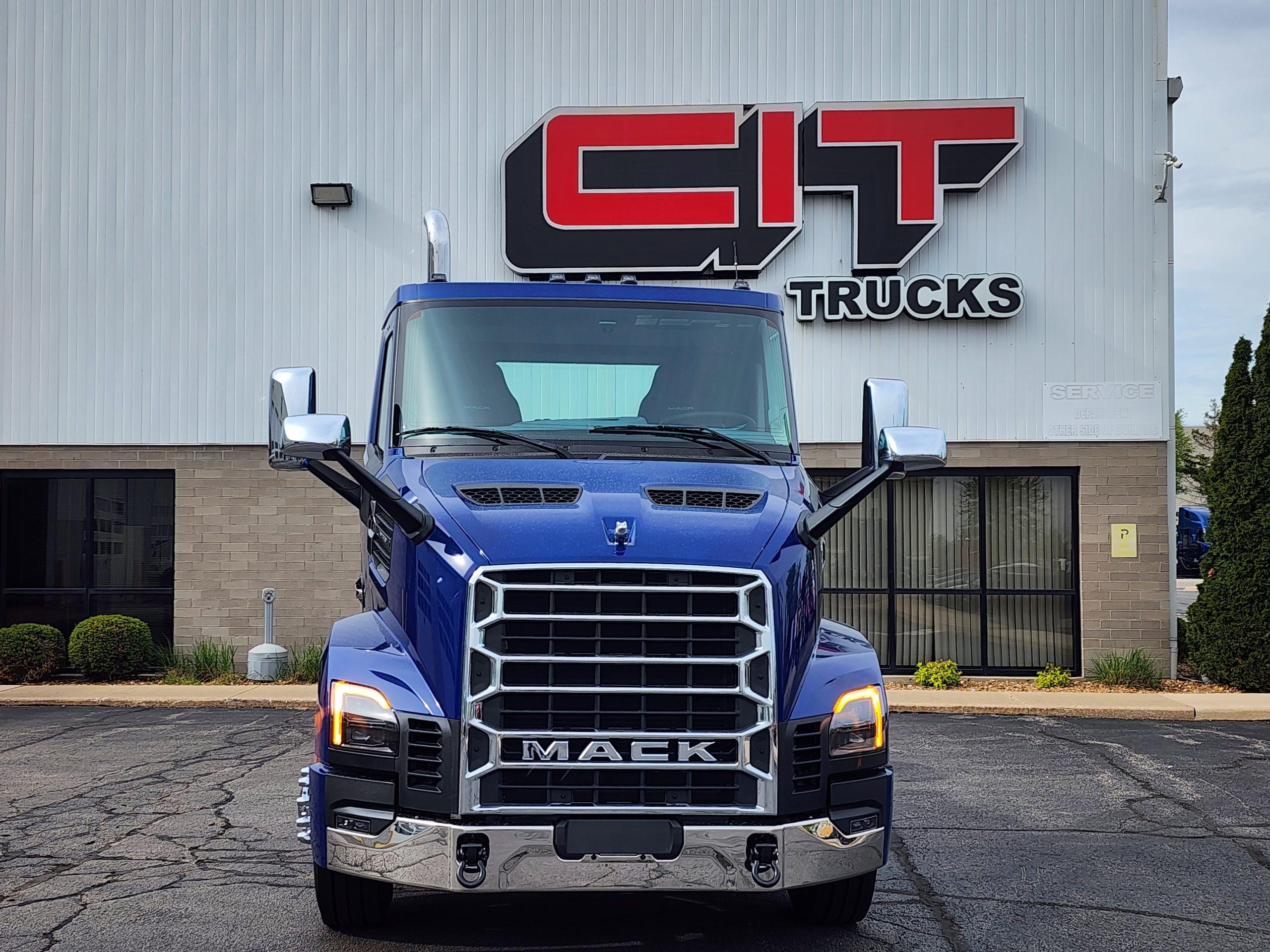 2027 Mack Anthem in Rockford, IL — photo 2