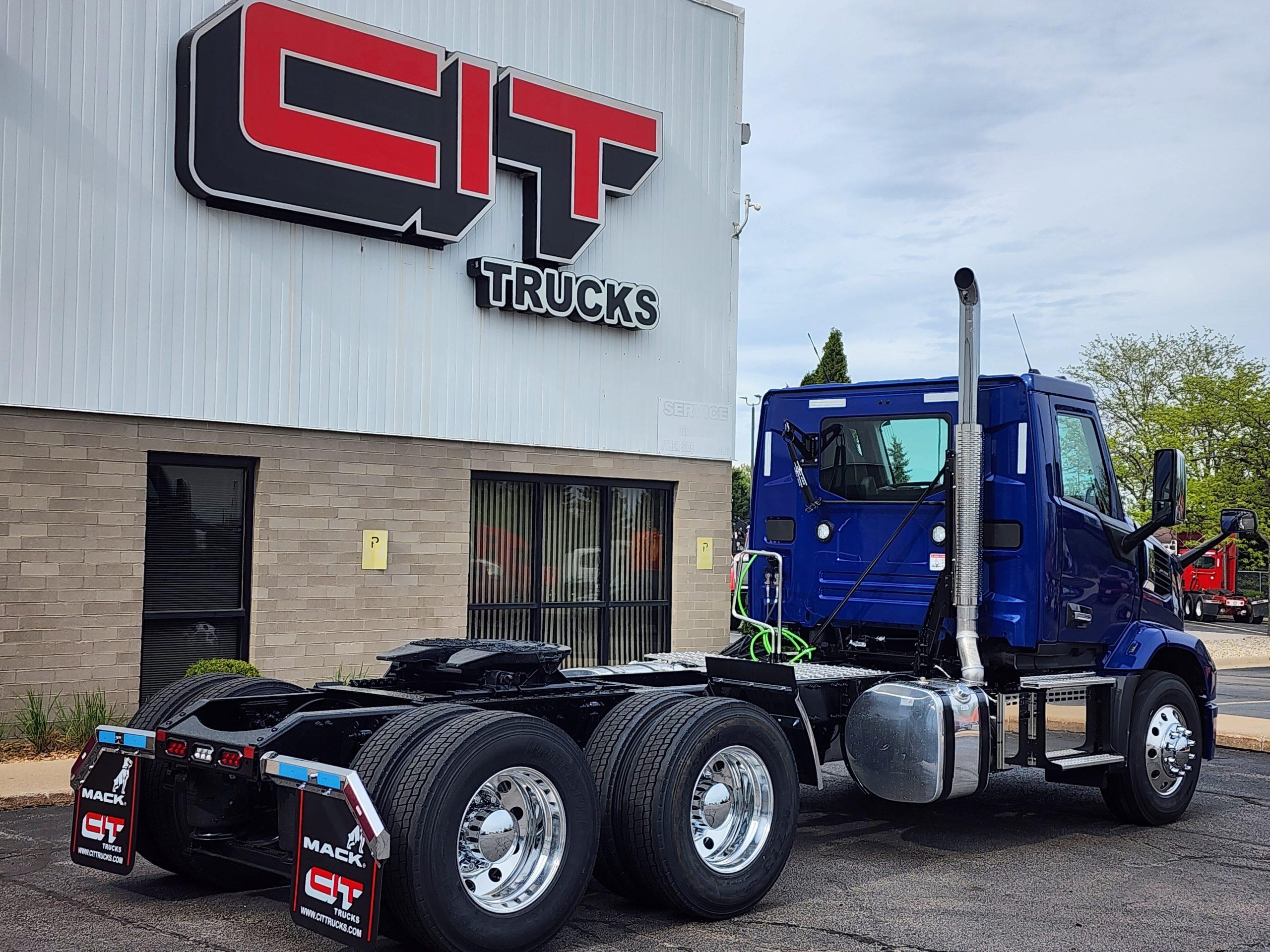 2027 Mack Anthem in Rockford, IL — photo 5