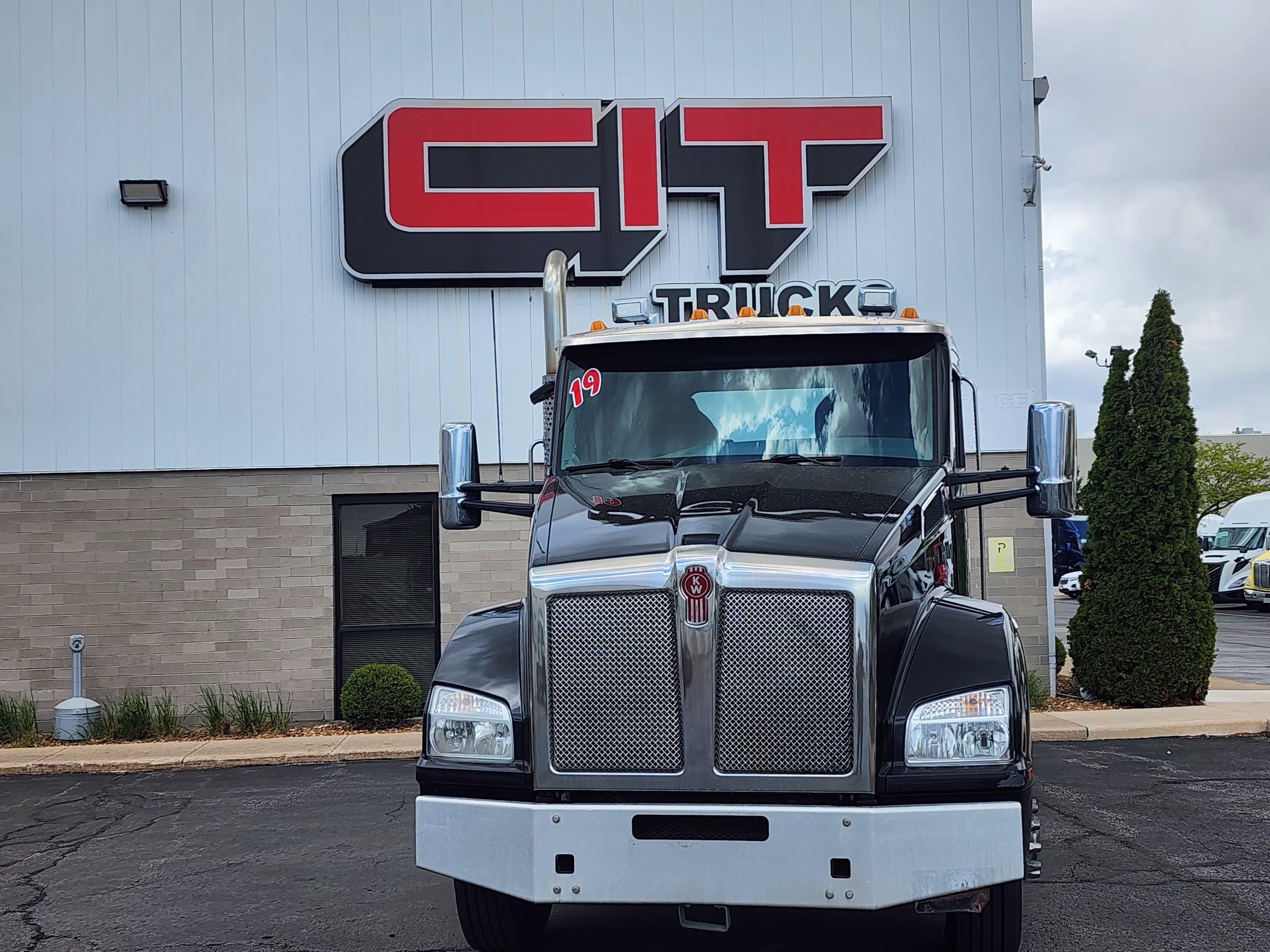 2019 Kenworth T880 in Rockford, IL — photo 2