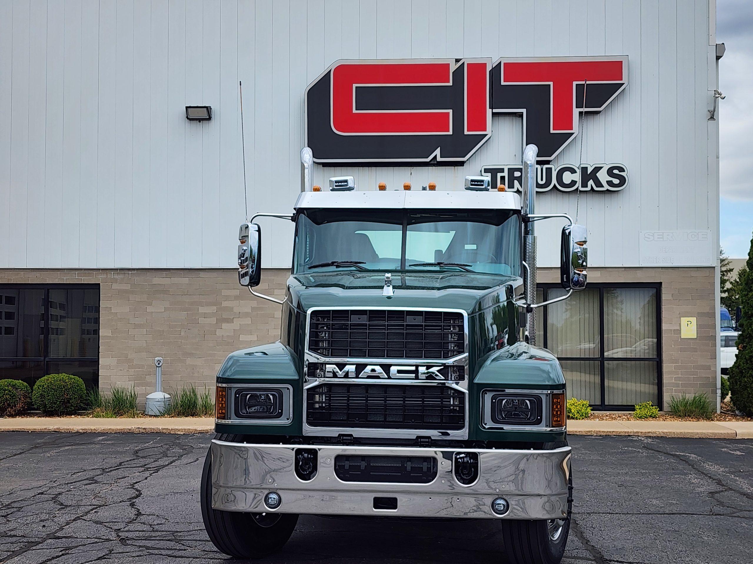 2027 Mack Pinnacle in Rockford, IL — photo 2