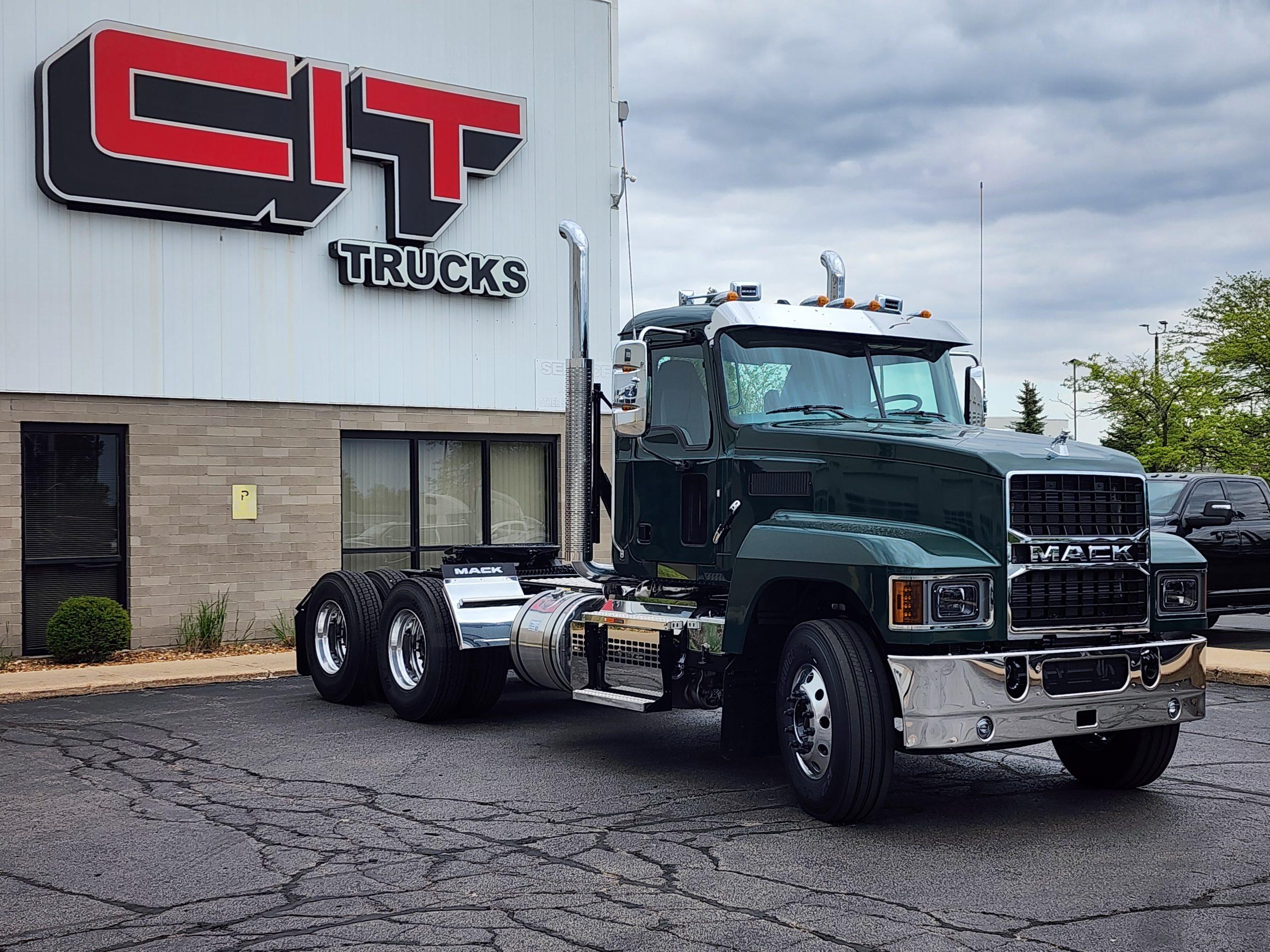 2027 Mack Pinnacle in Rockford, IL — photo 3