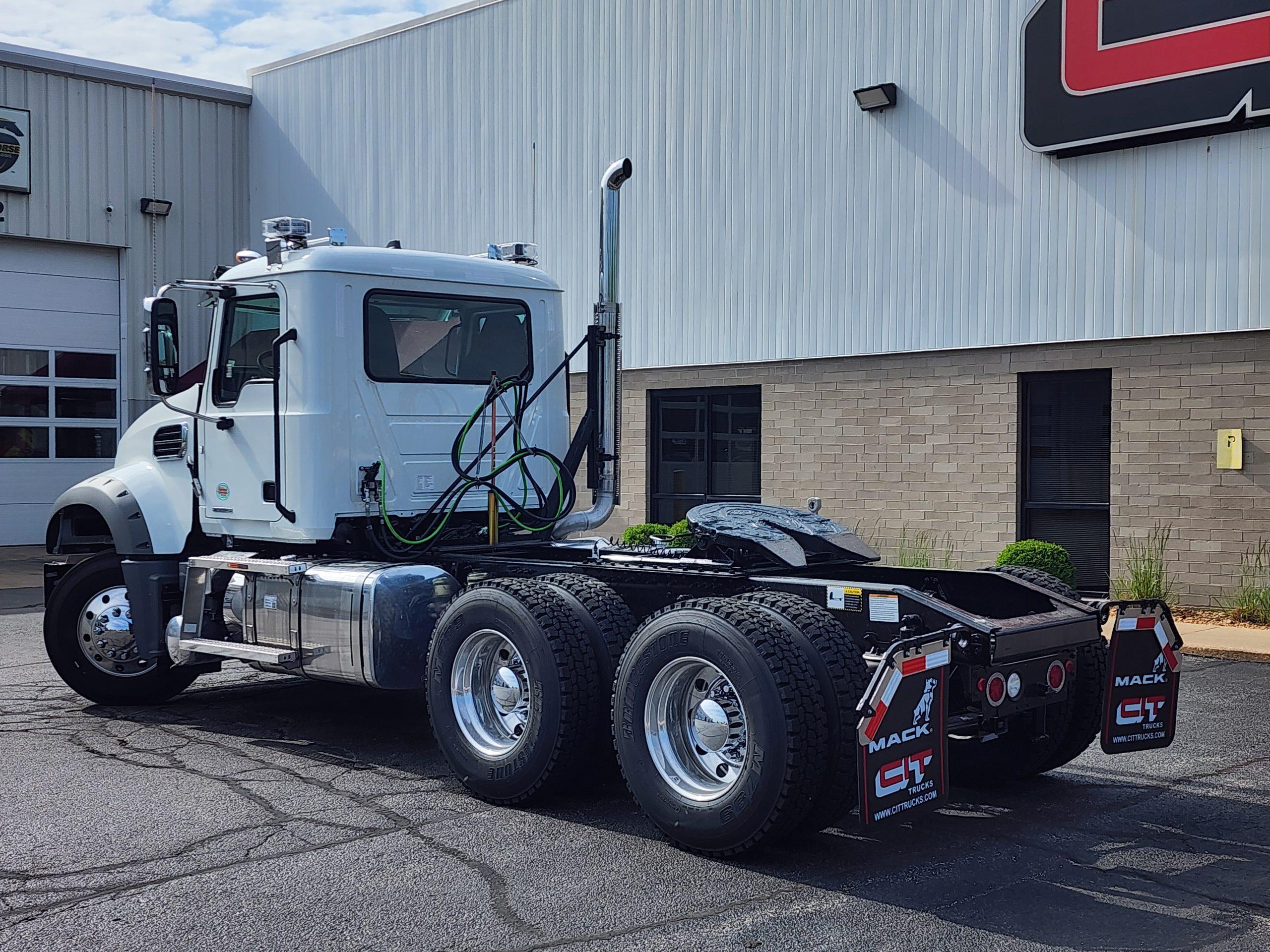 2027 Mack Granite in Rockford, IL — photo 6
