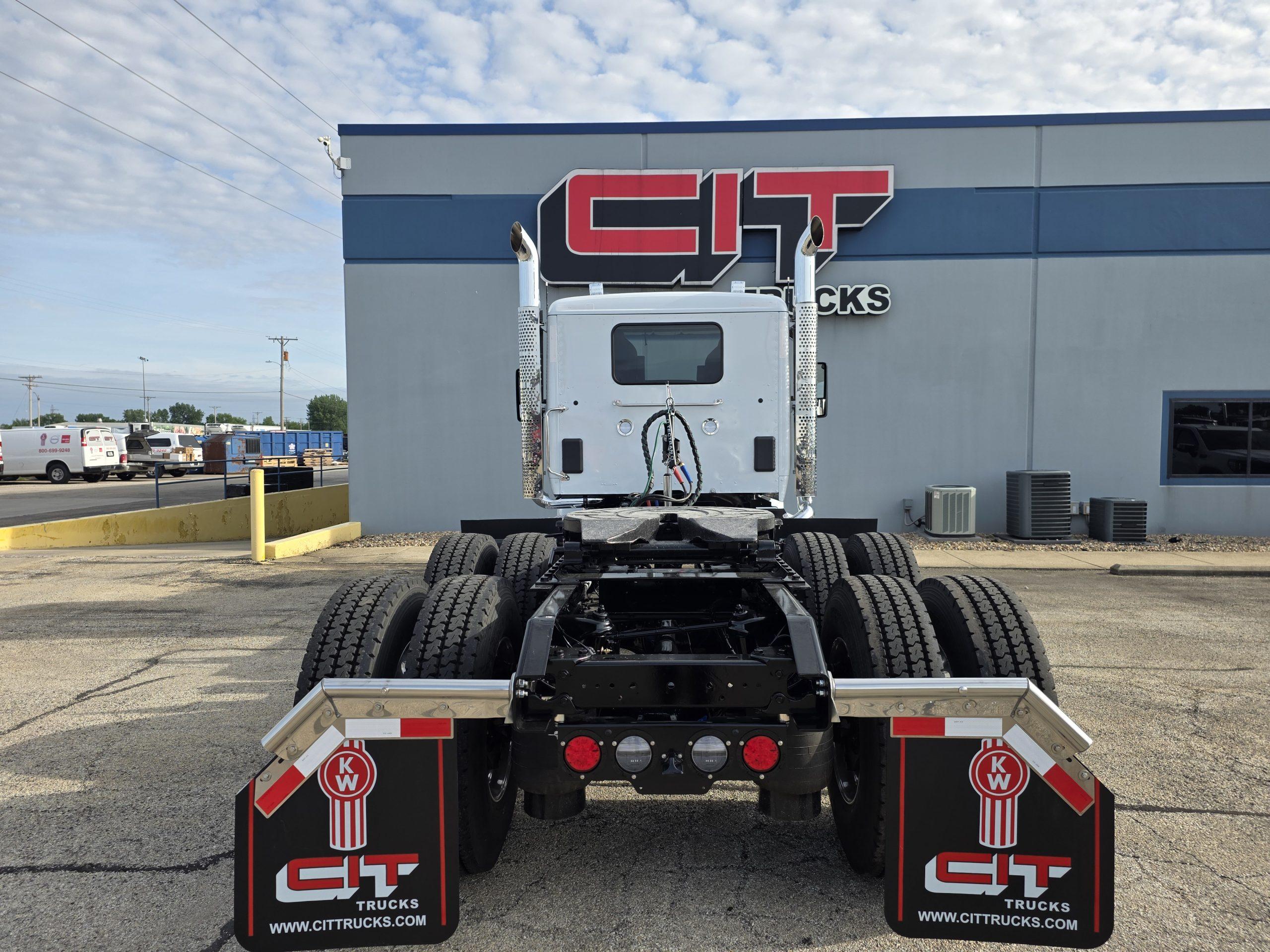 2027 Kenworth W990 in Springfield, IL — photo 6