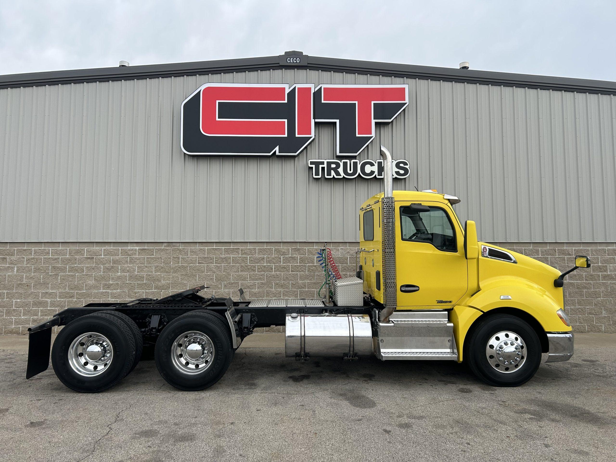 2016 Kenworth T680 in Morton, IL — photo 4