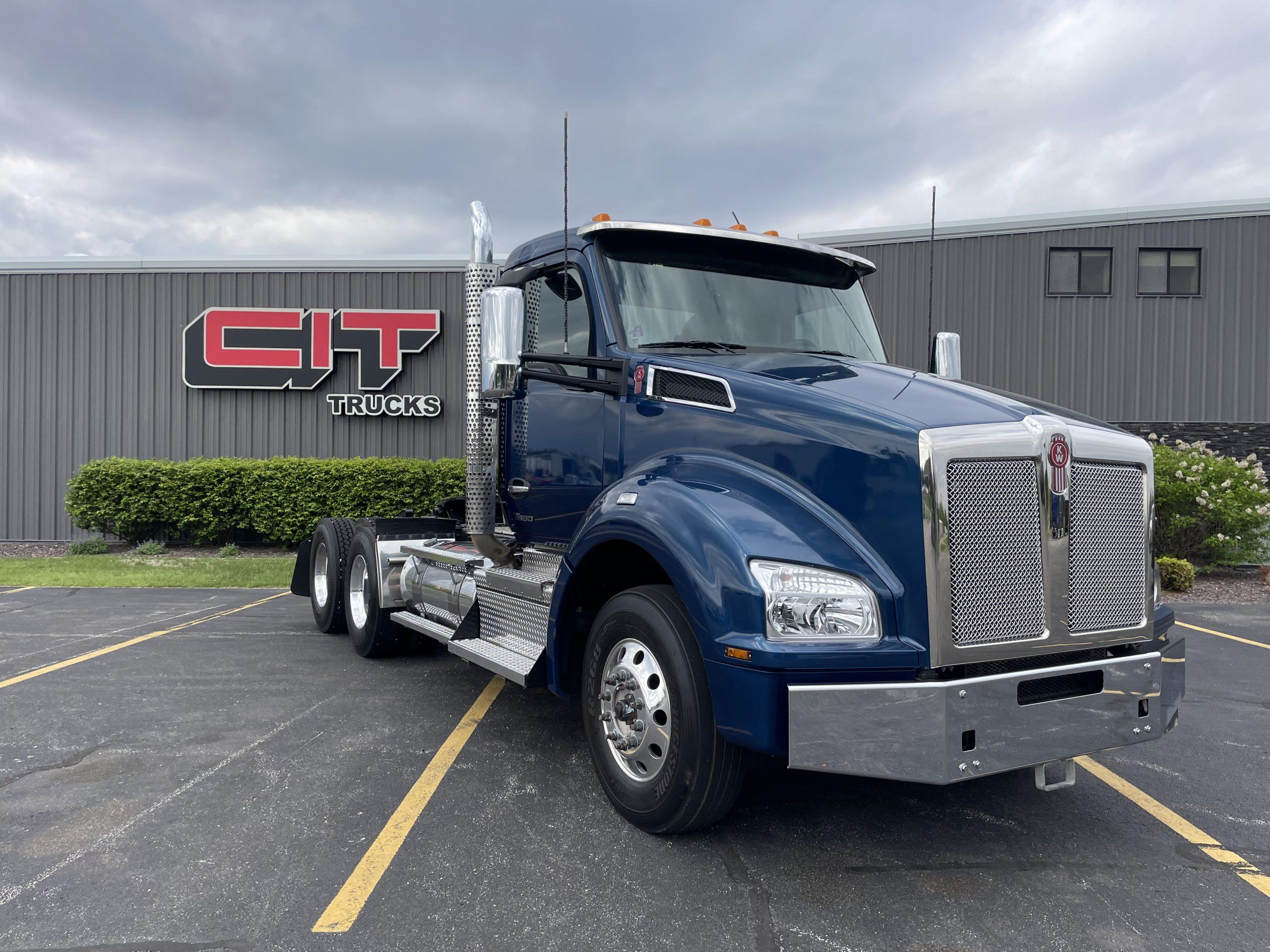 2023 Kenworth T880 in Normal, IL — photo 5