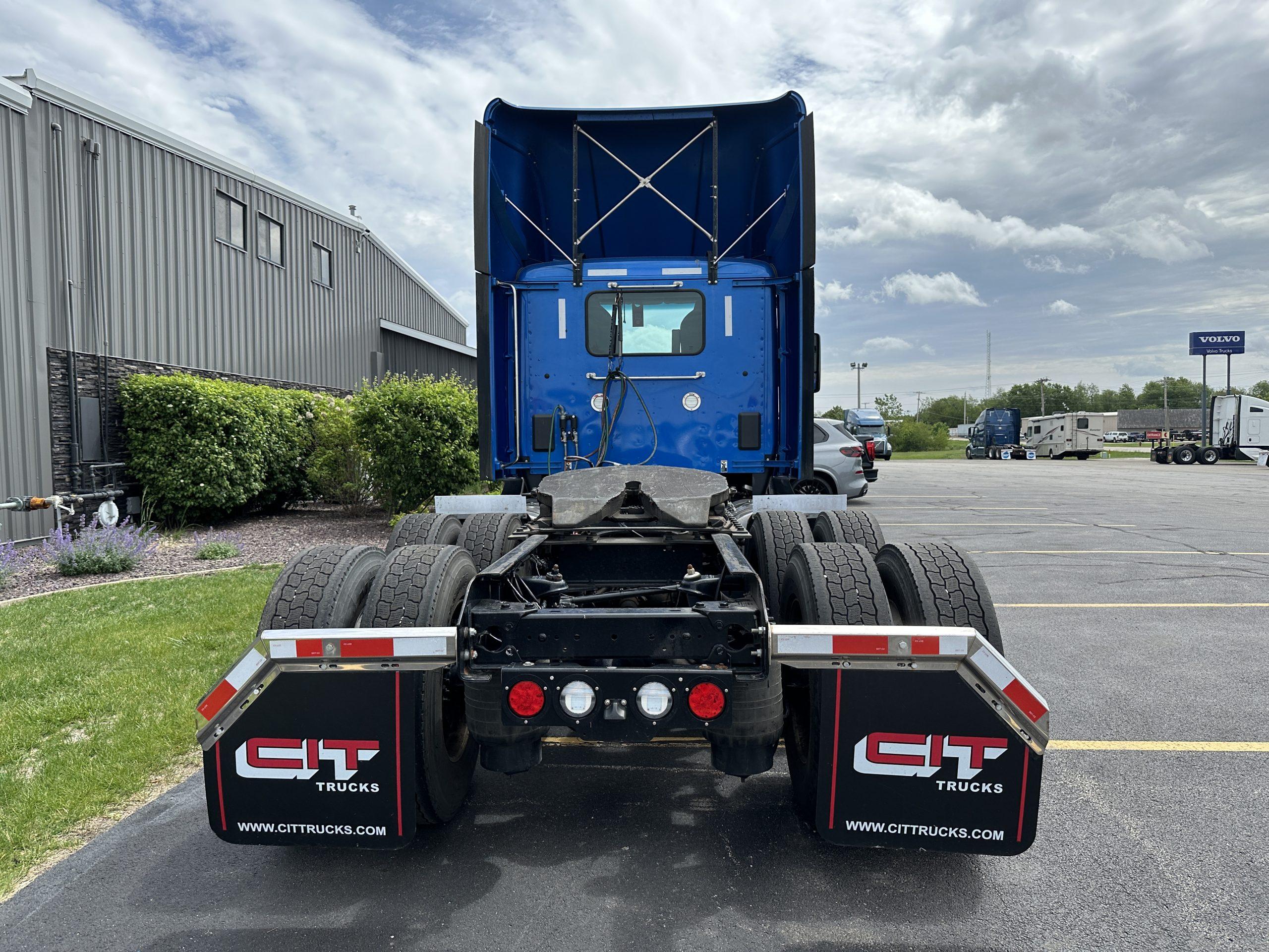 2023 Kenworth T680 in Normal, IL — photo 6