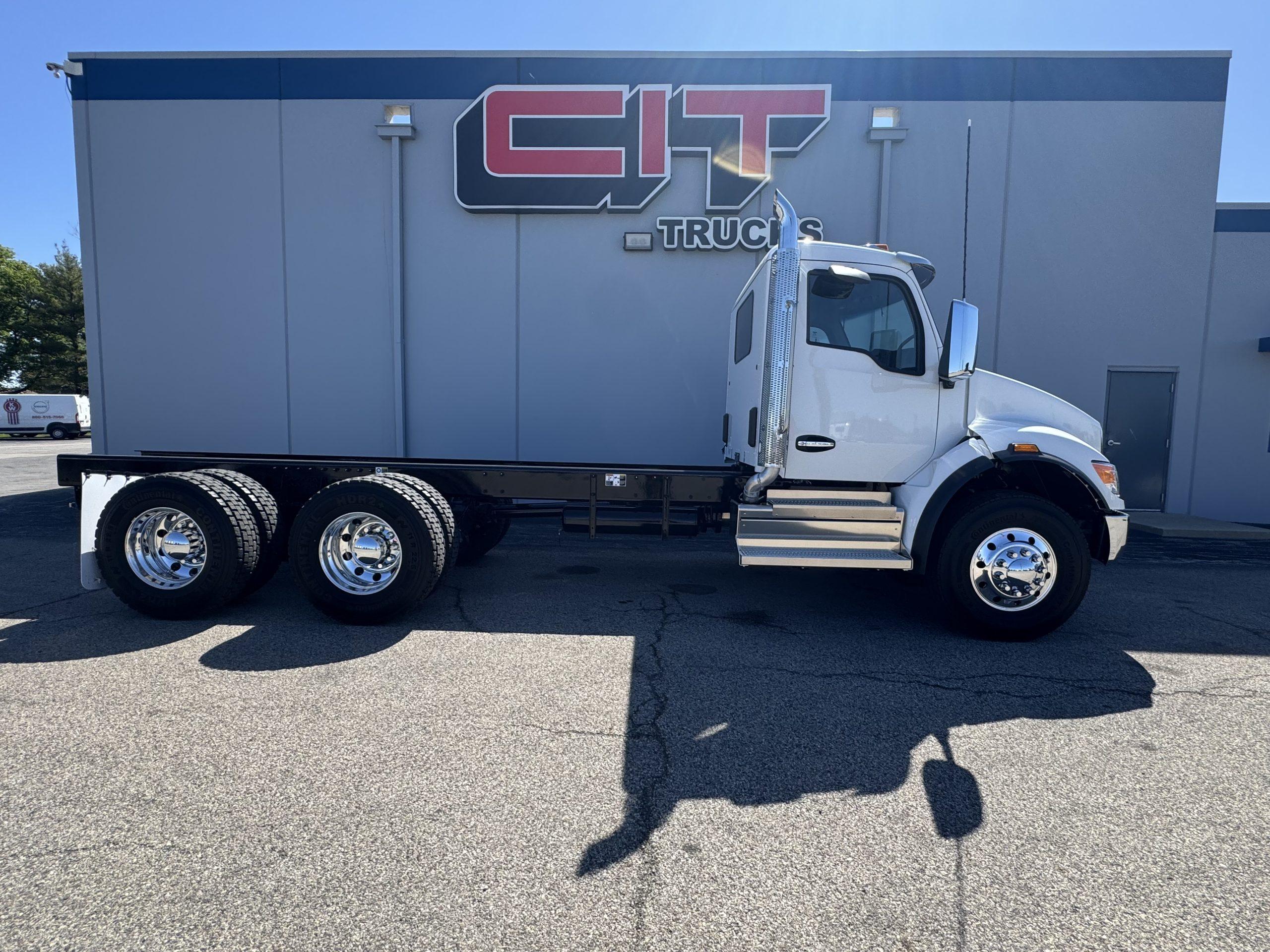 2026 Kenworth T480 in Champaign, IL — photo 4