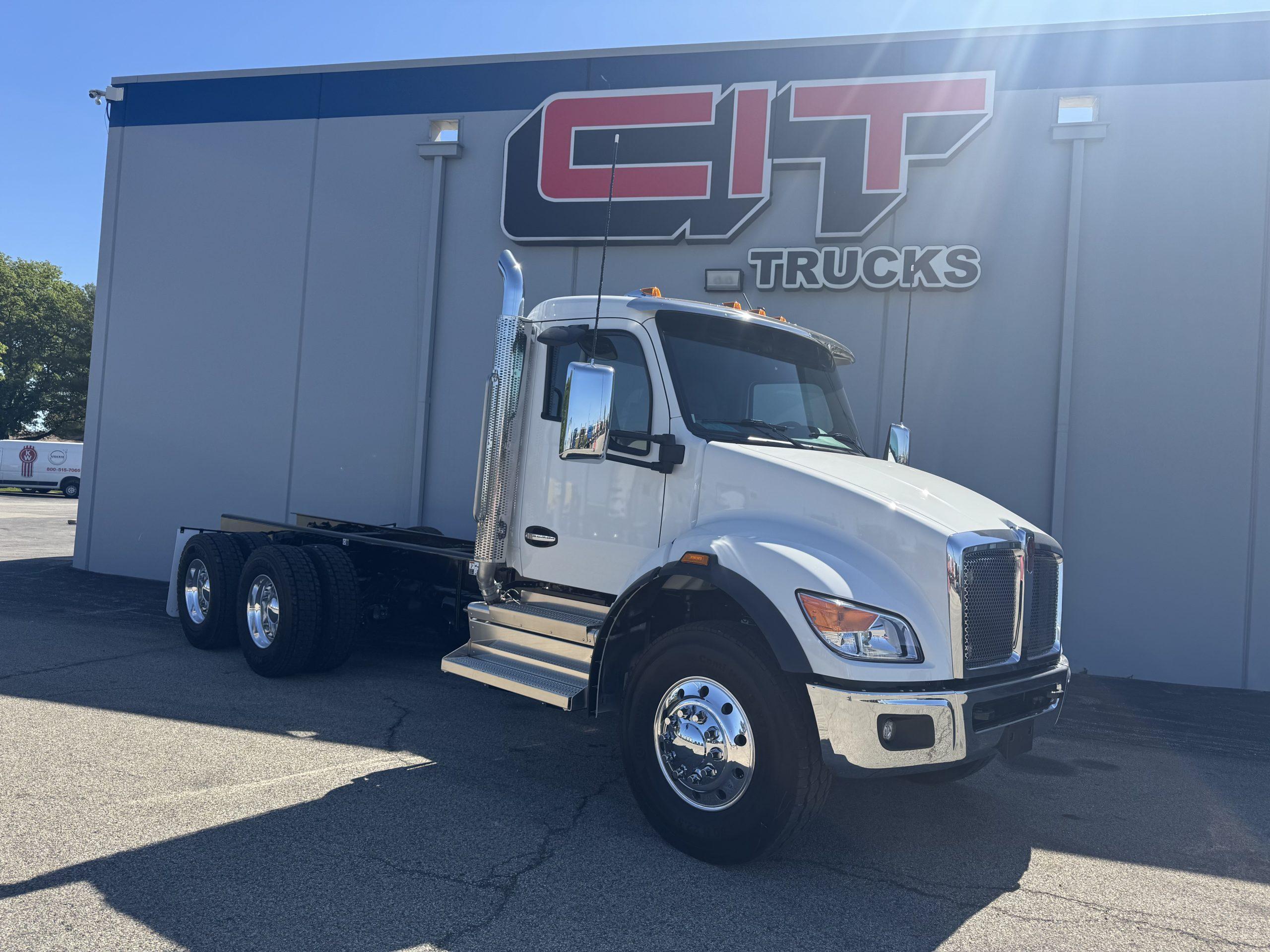 2026 Kenworth T480 in Champaign, IL — photo 3