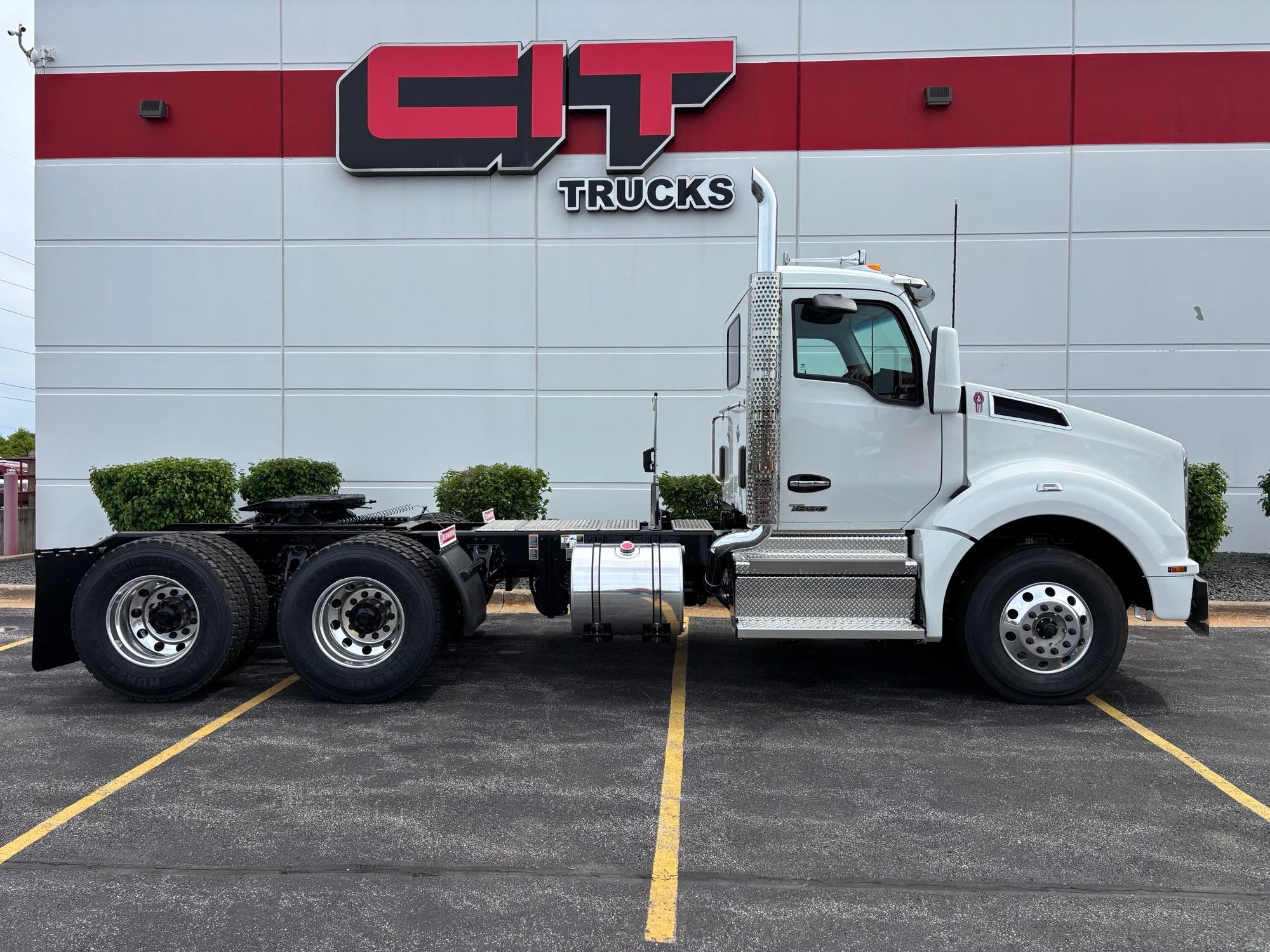 2027 Kenworth T880 in Mokena, IL — photo 4