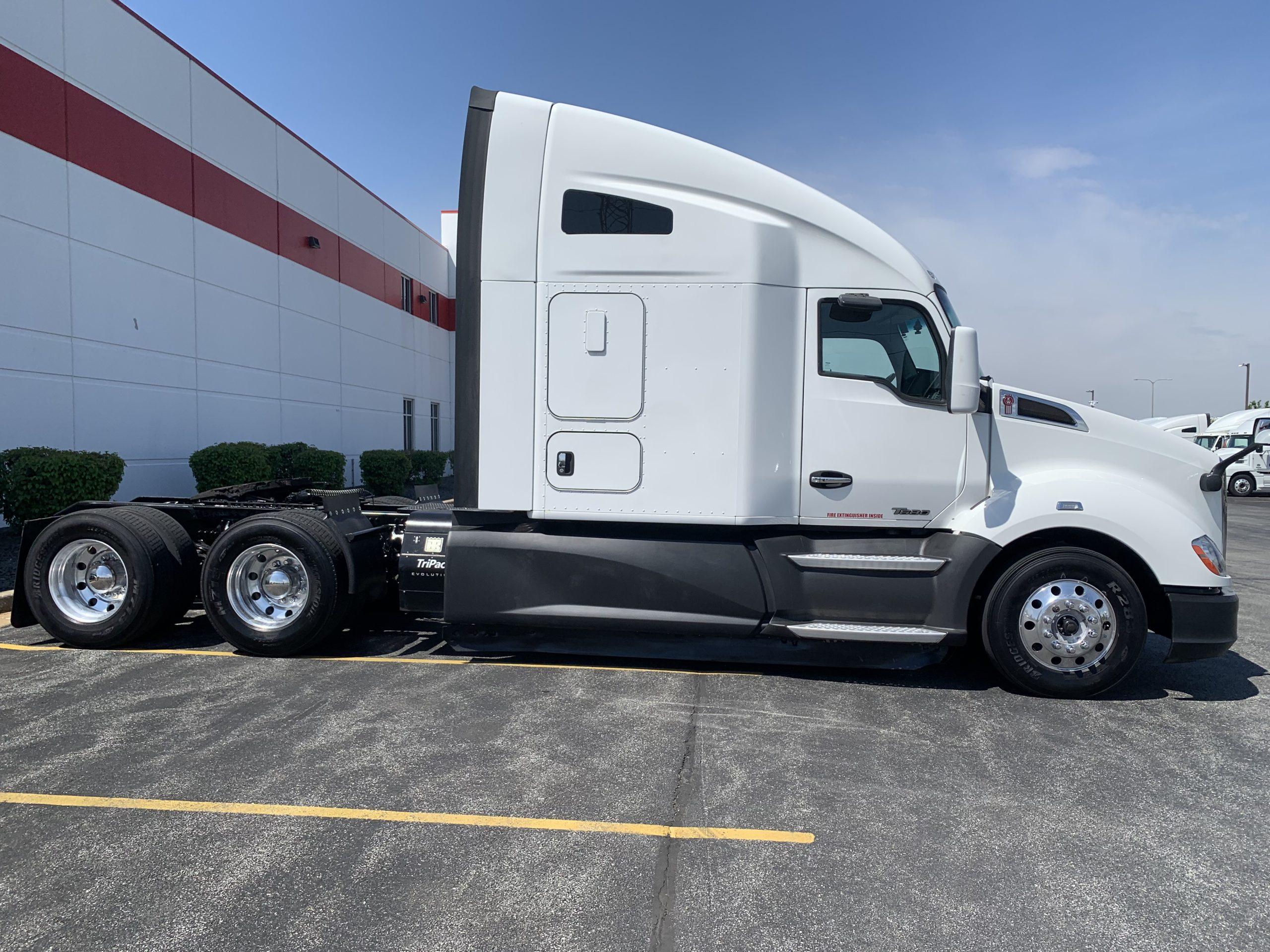 2022 Kenworth T680 in Mokena, IL — photo 4