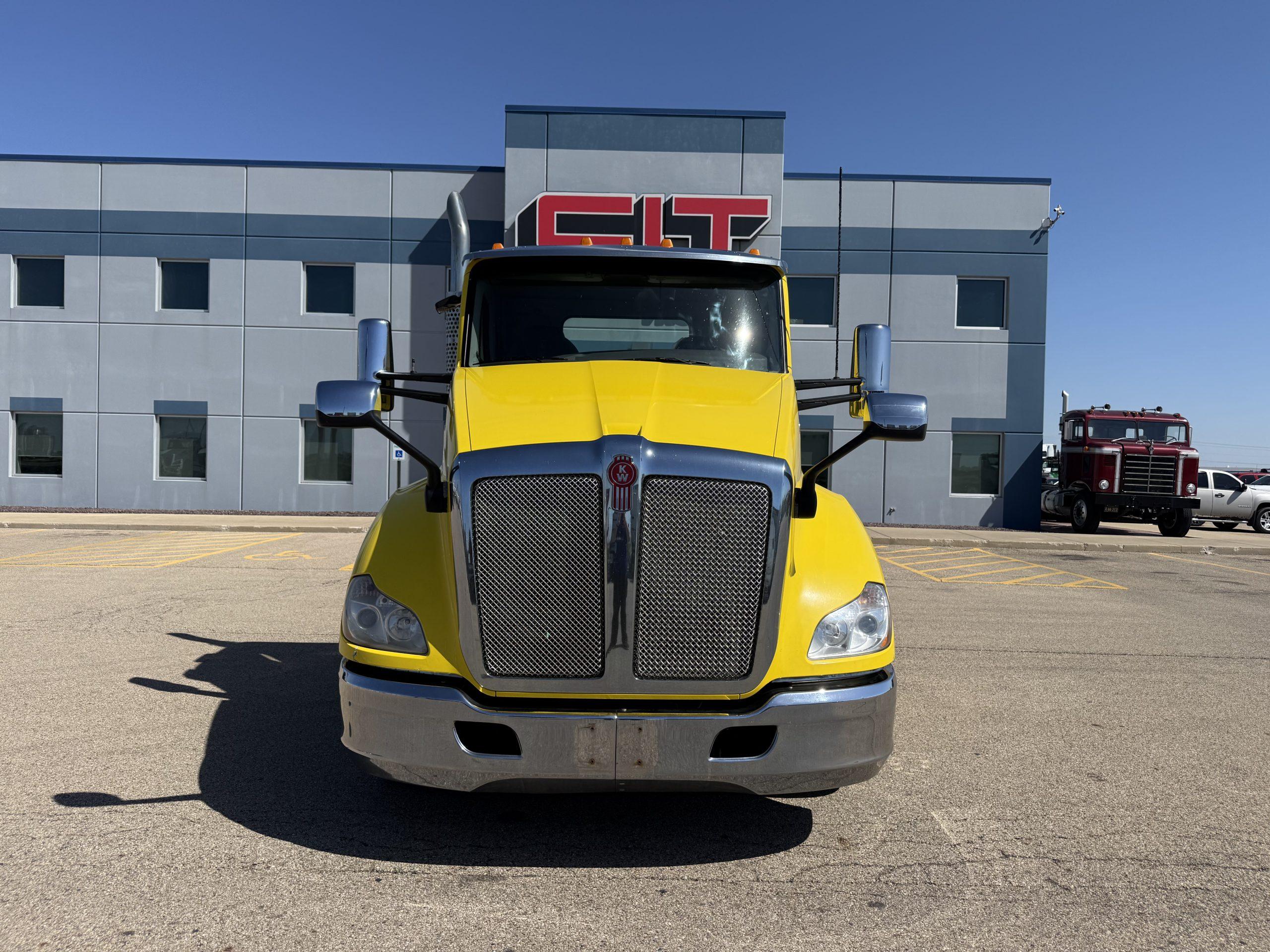 2016 Kenworth in Peru, IL — photo 2