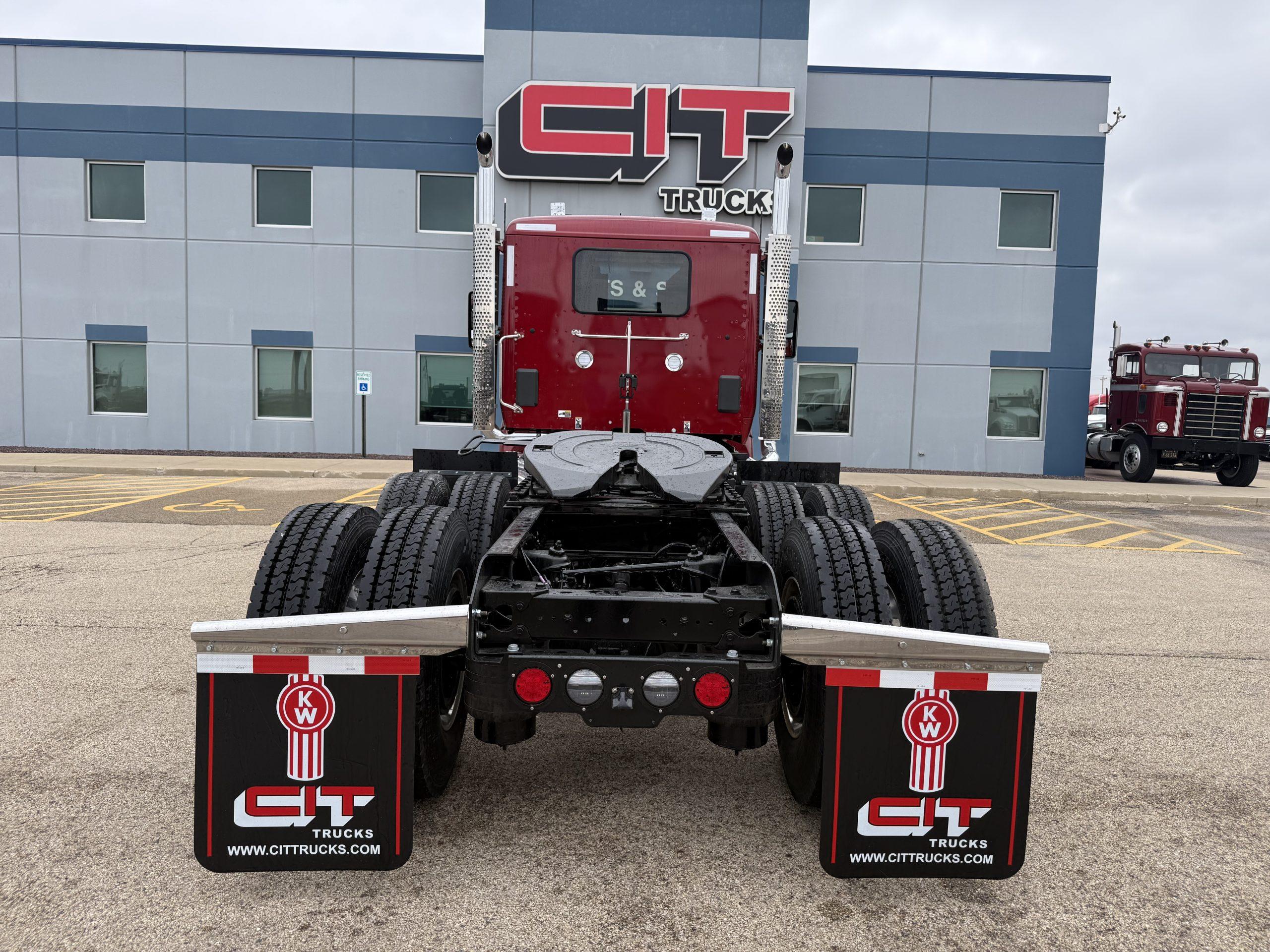 2027 Kenworth T880 in Peru, IL — photo 6