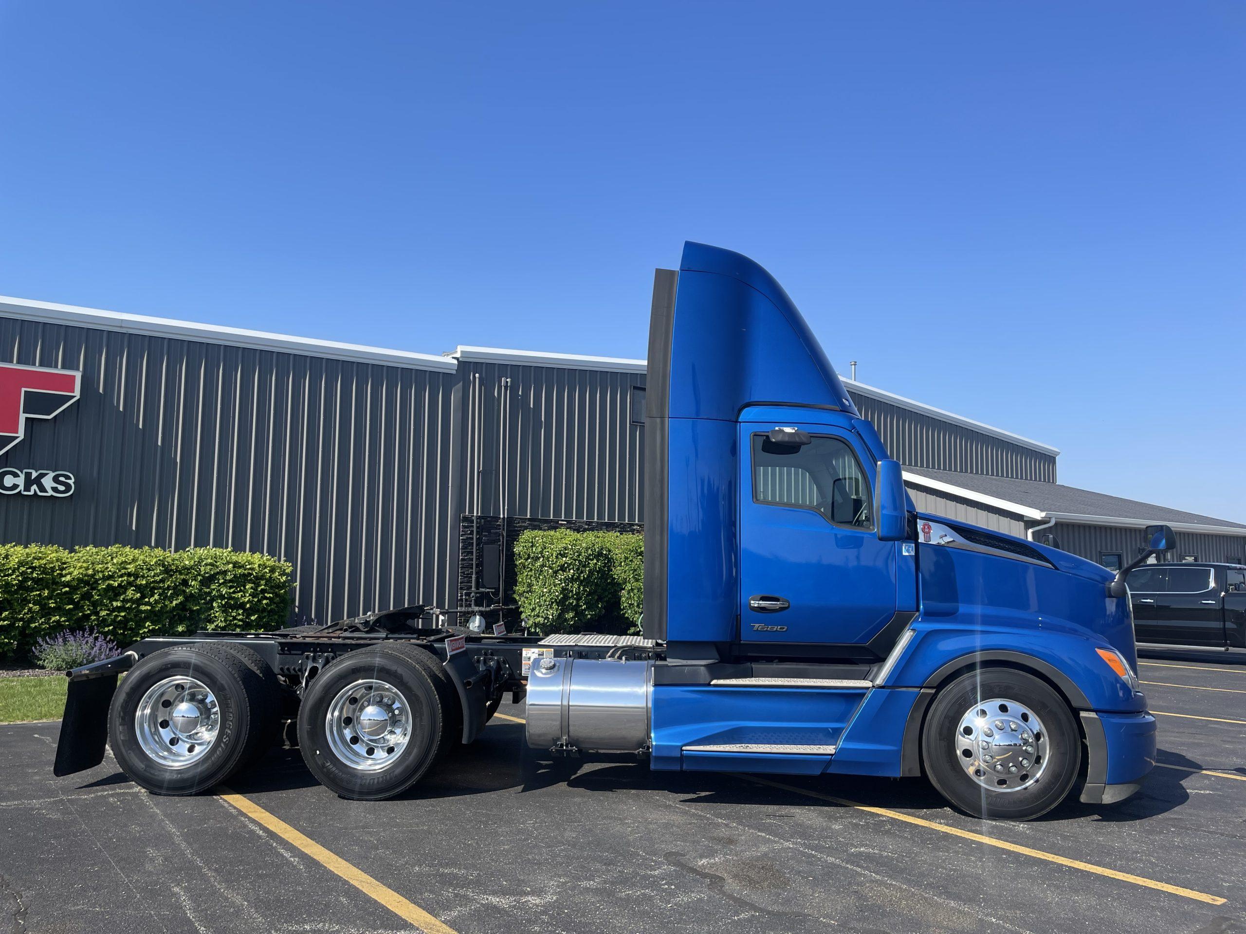 2023 Kenworth T680 in Normal, IL — photo 6