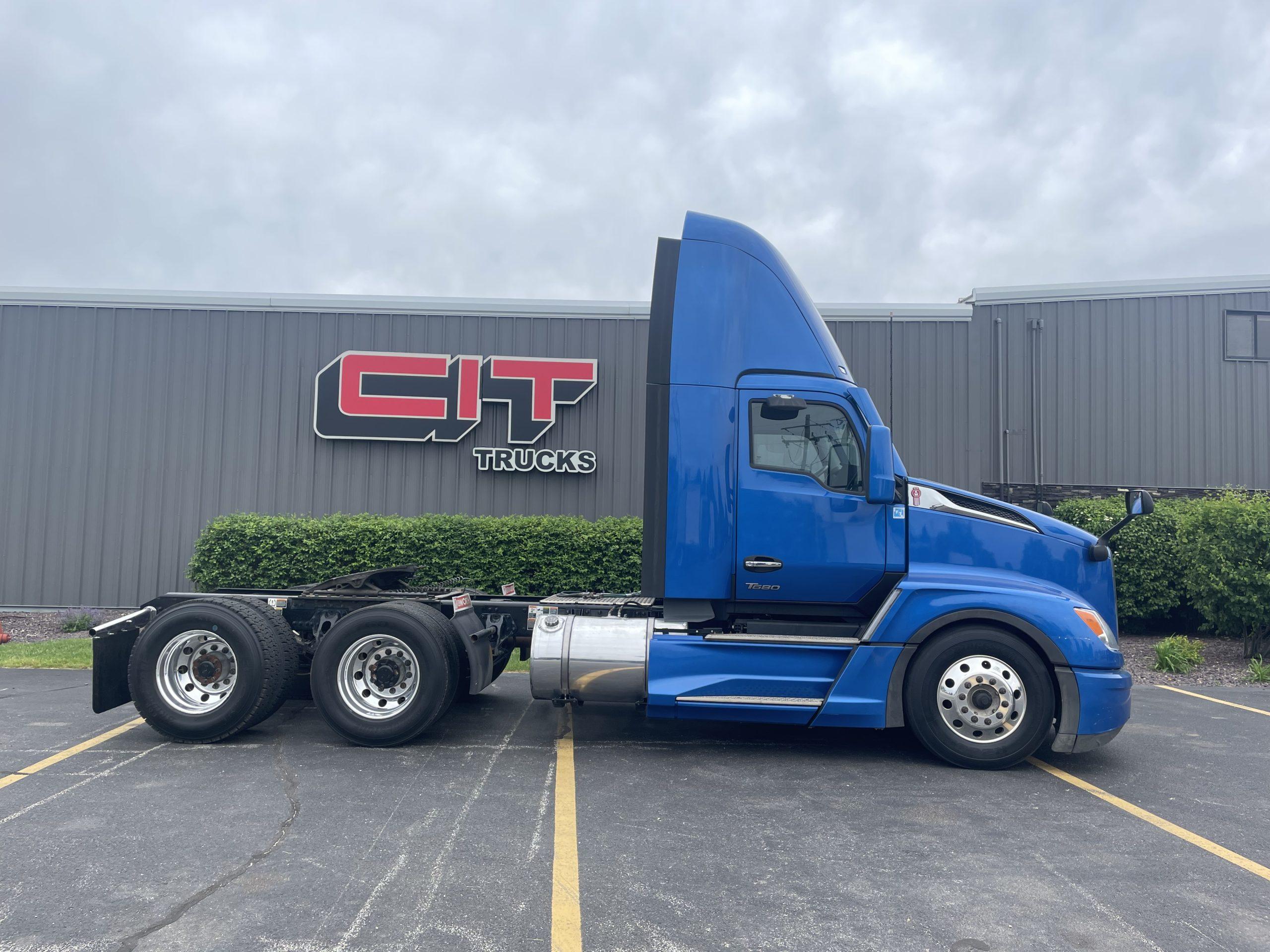 2023 Kenworth T680 in Normal, IL — photo 6