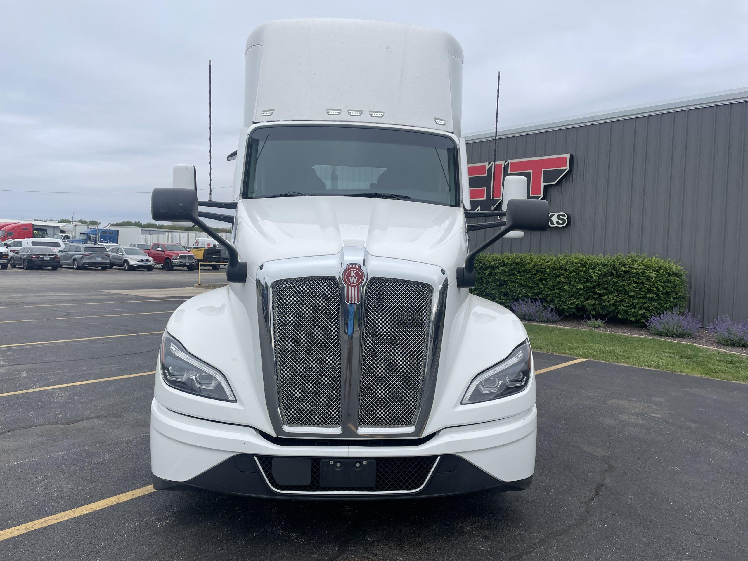 2023 Kenworth T680 — photo 3