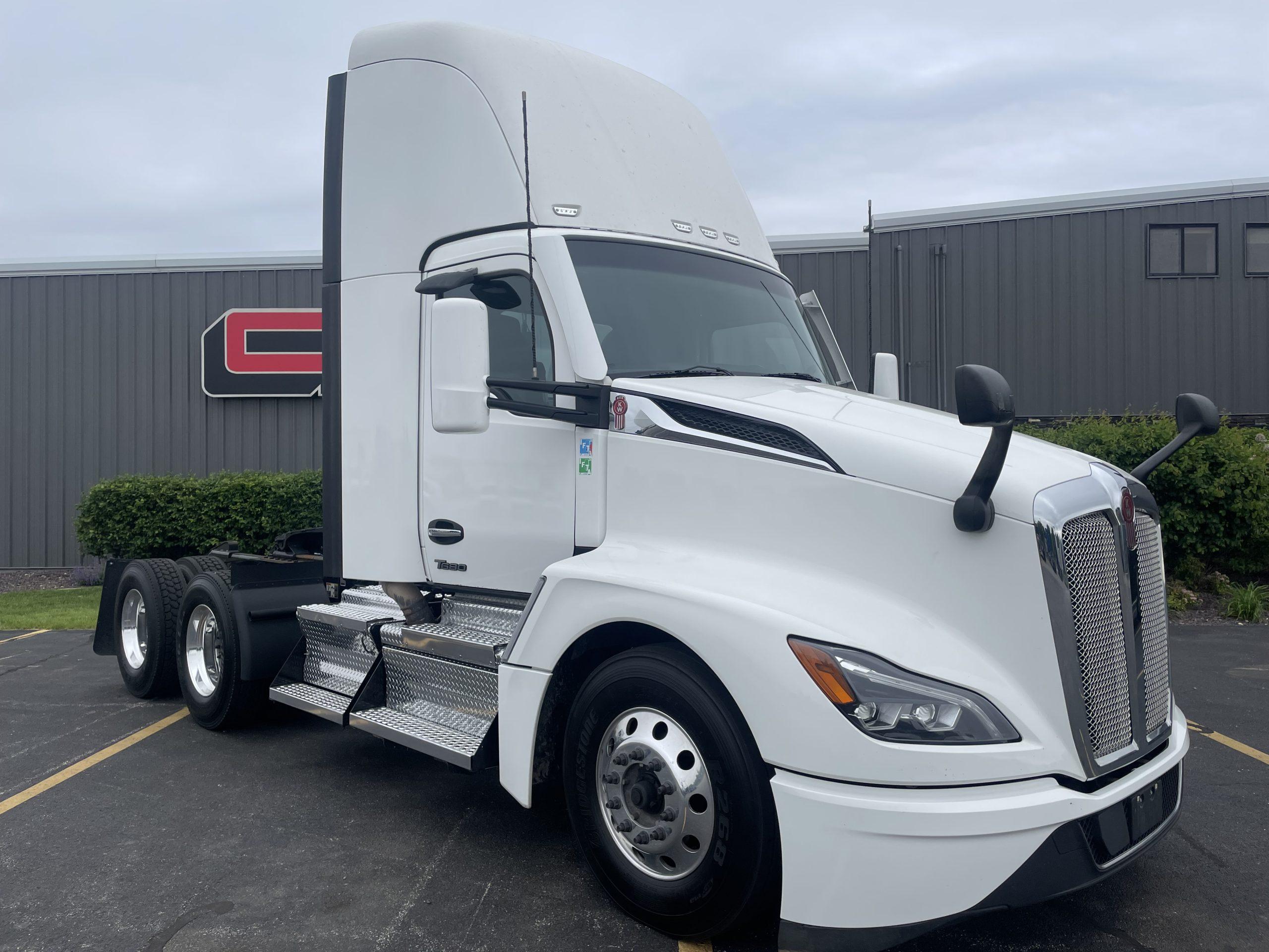 2023 Kenworth T680 — photo 4