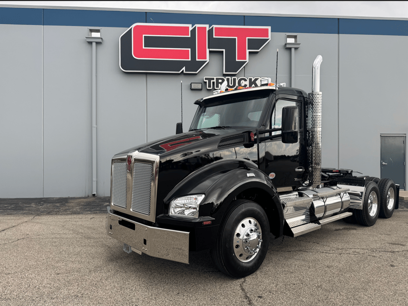 2027 Kenworth T880