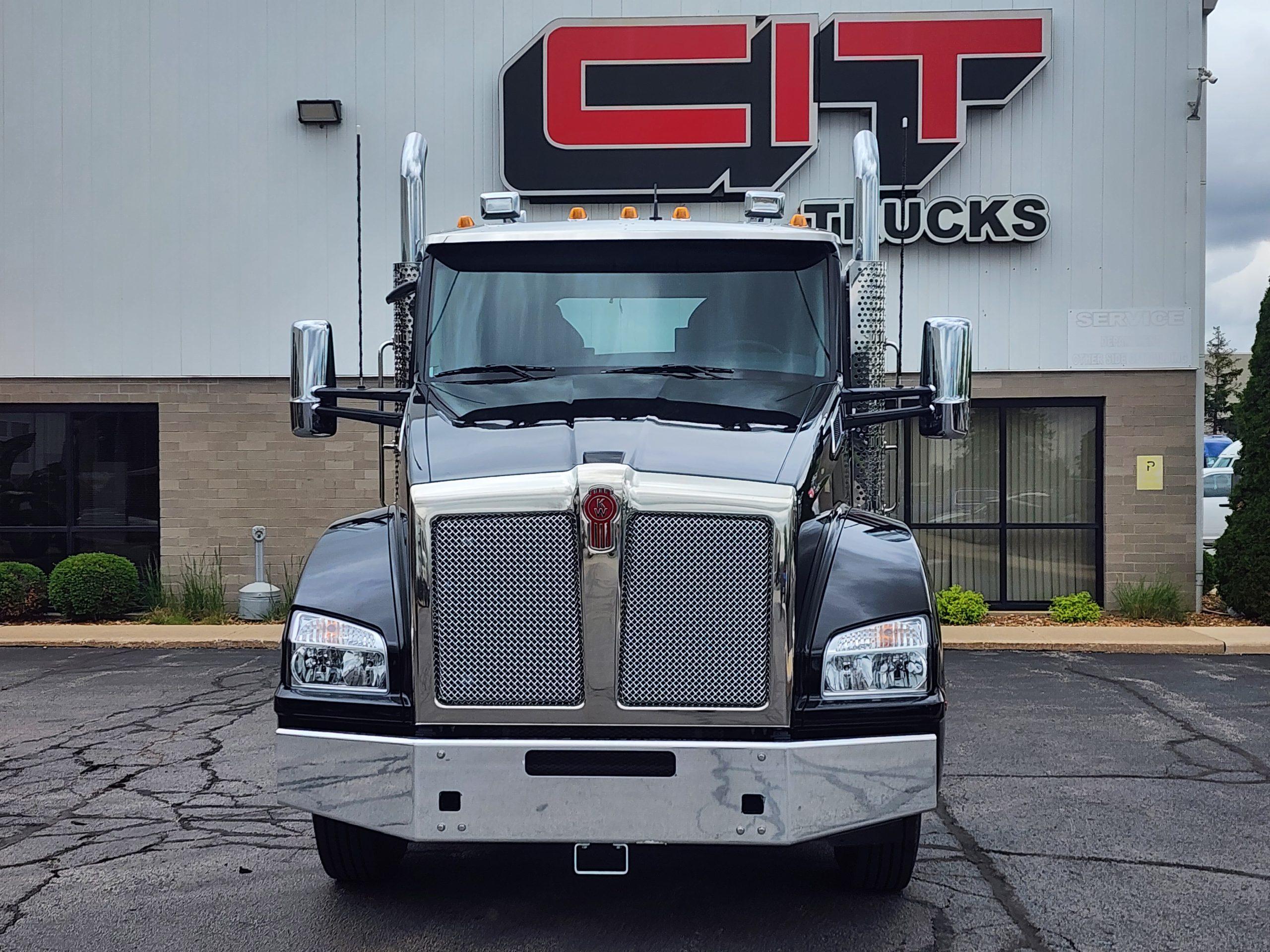2027 Kenworth T880 in Rockford, IL — photo 2