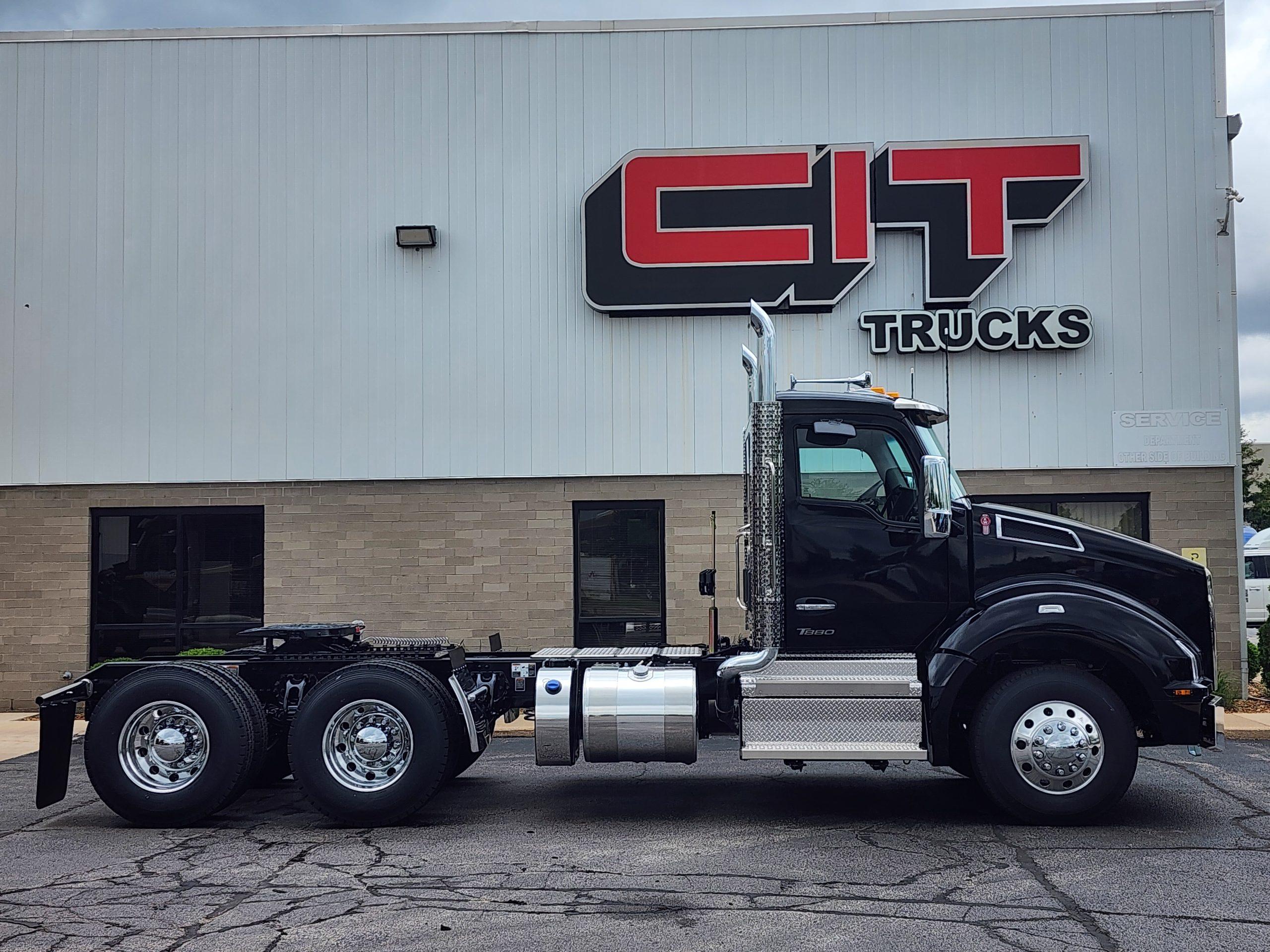 2027 Kenworth T880 in Rockford, IL — photo 5
