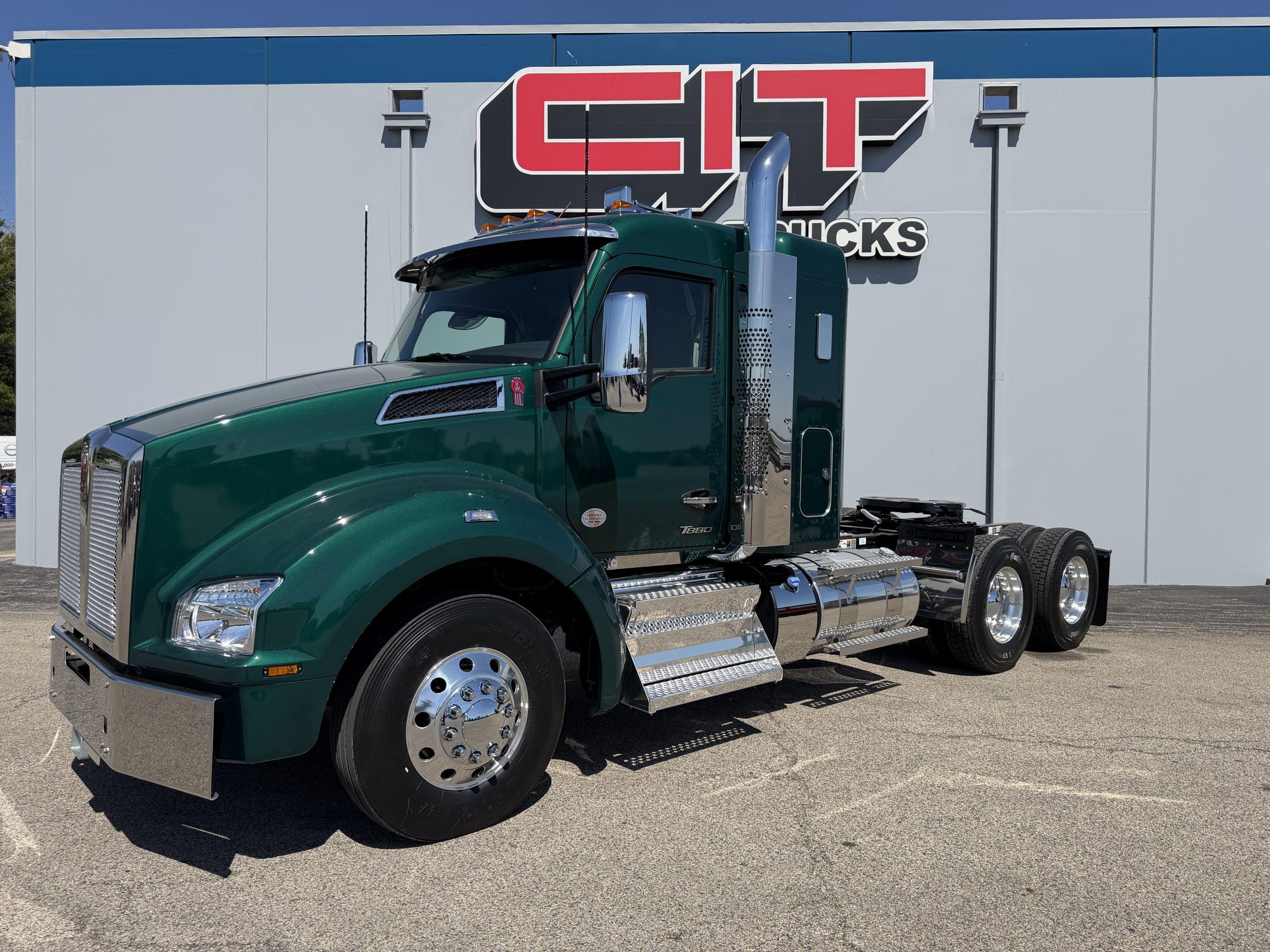 2027 Kenworth T880