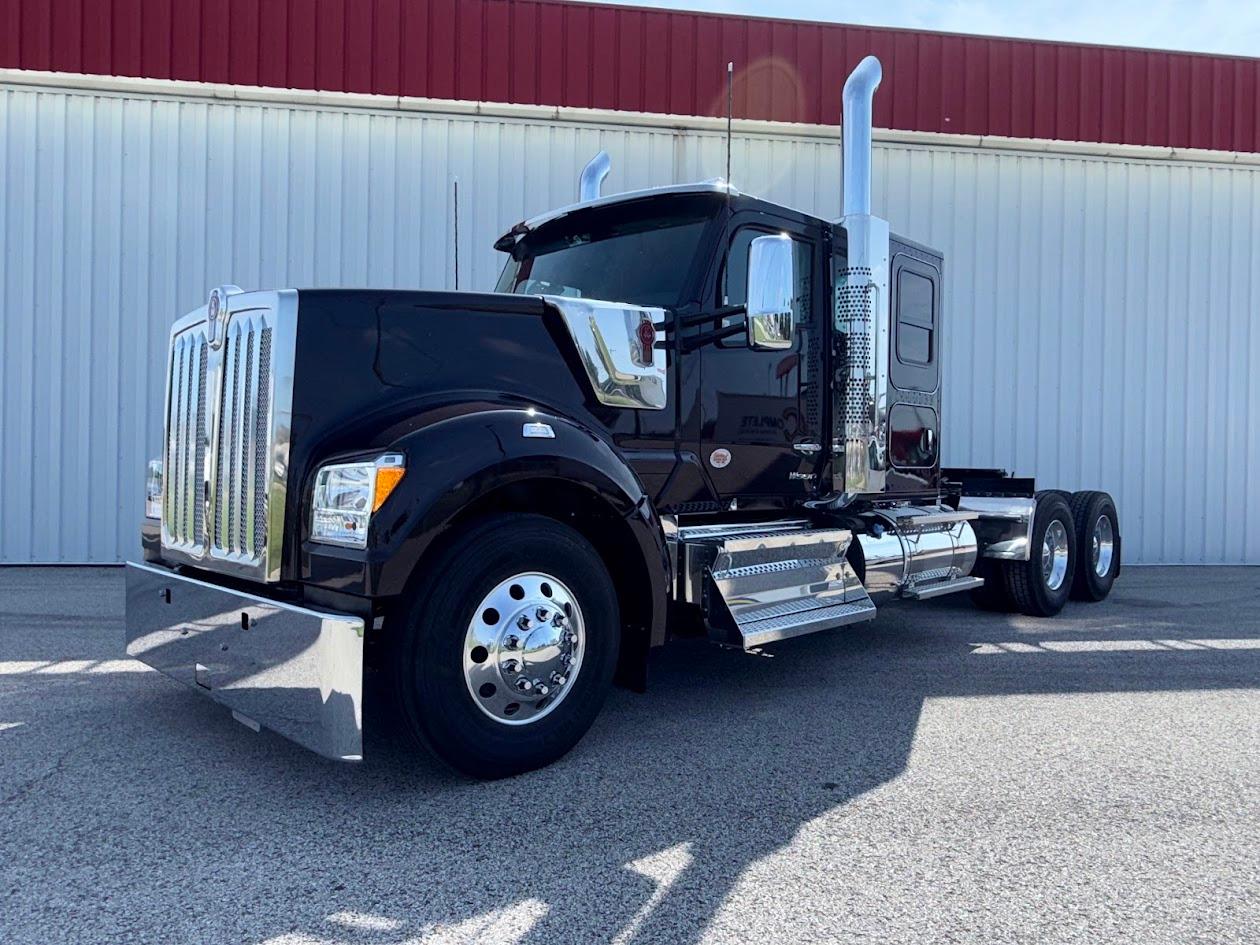 2027 Kenworth W990