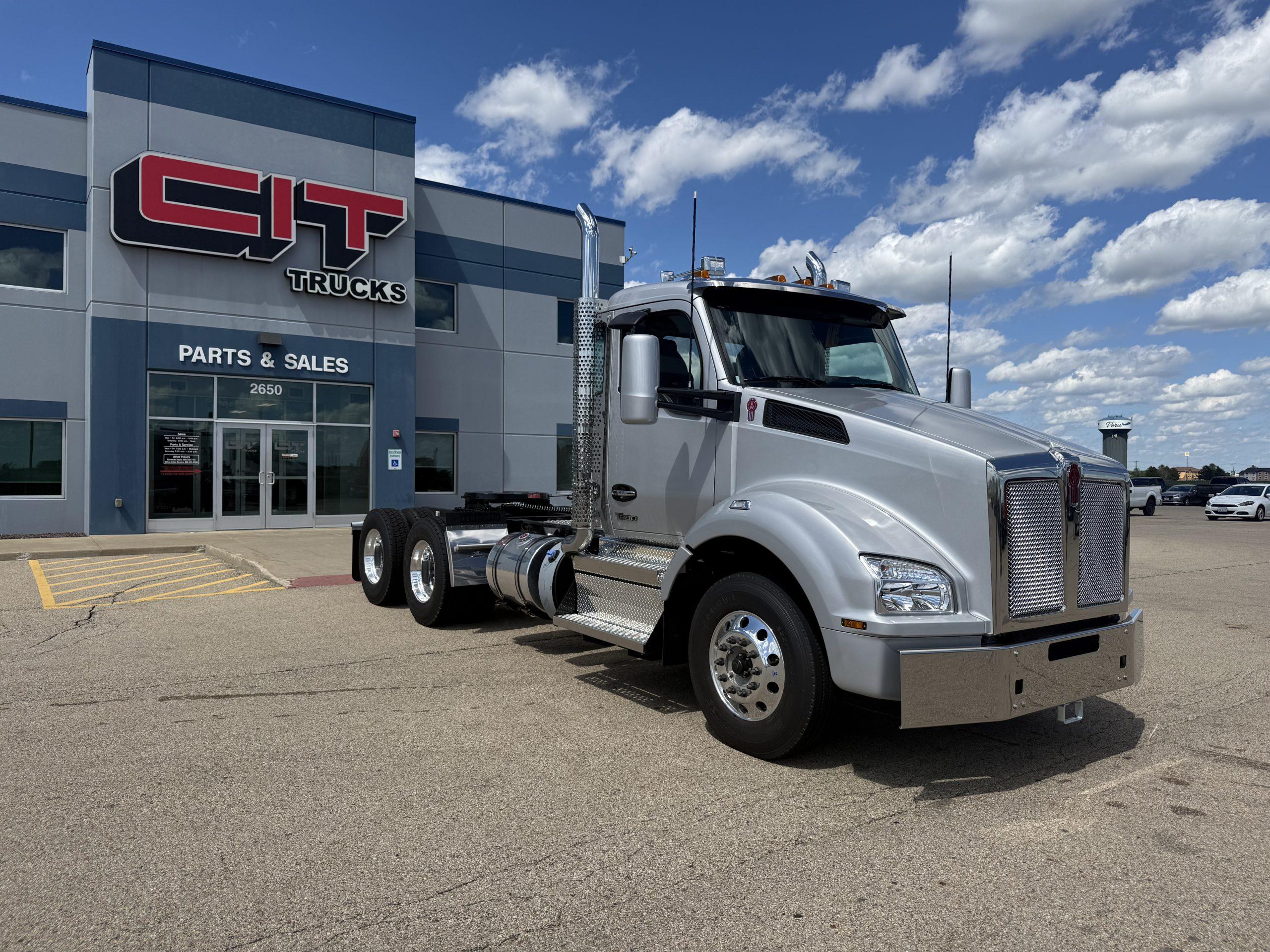 2027 Kenworth T880 in Peru, IL — photo 3