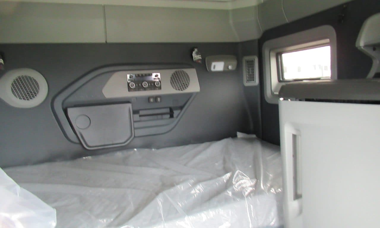 2027 Volvo VNL 860 in Buffalo, NY — photo 7