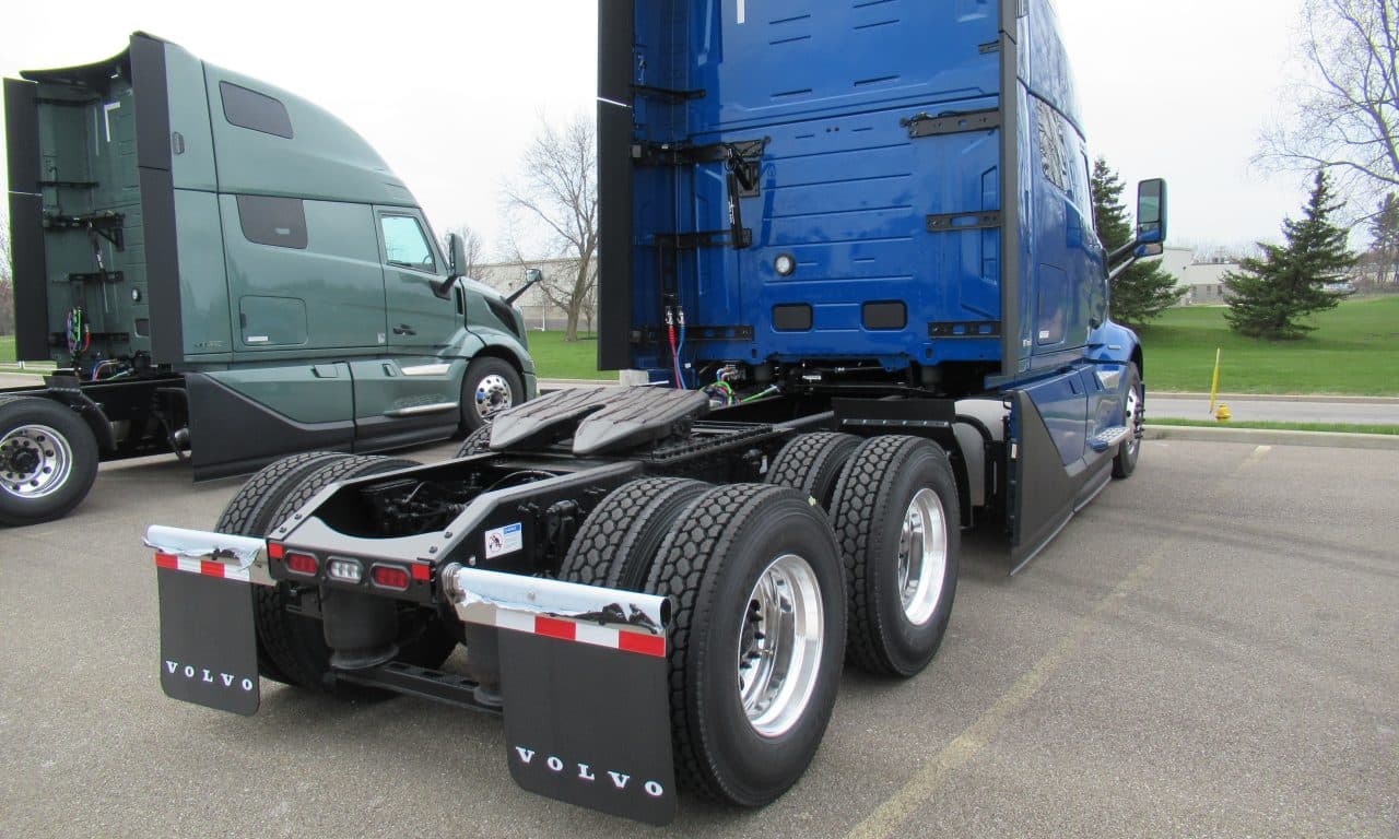 2025 Volvo VNL 860 in Buffalo, NY — photo 4