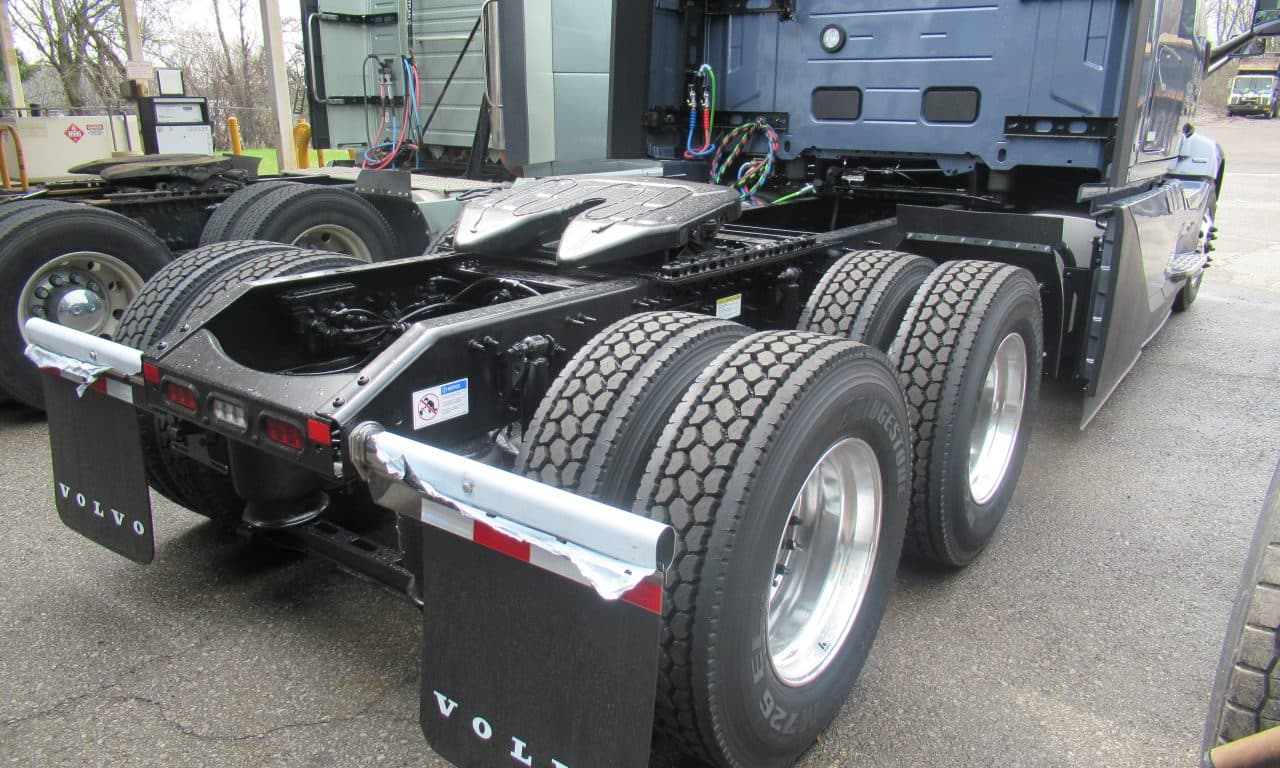2027 Volvo VNL 860 in Rochester, NY — photo 4