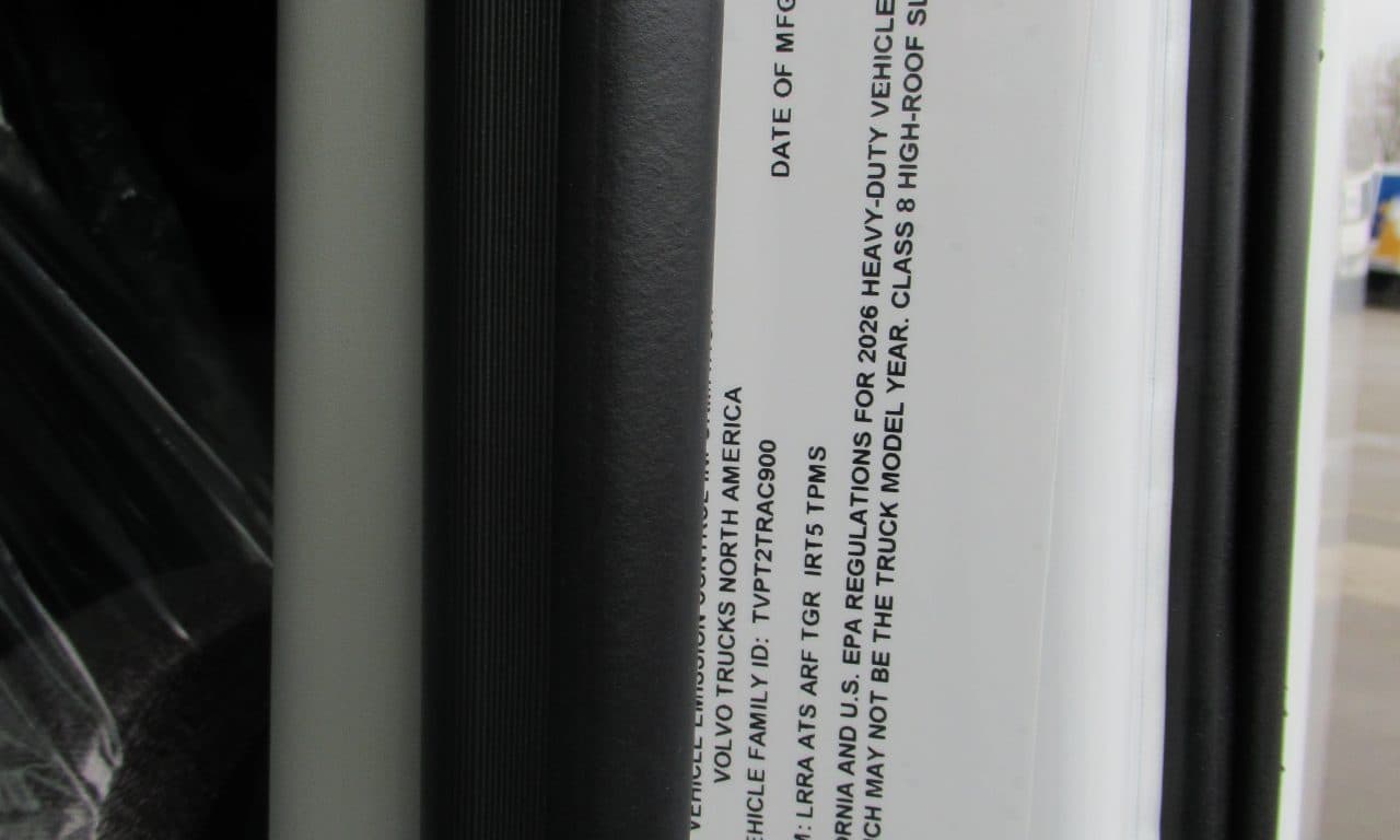 2027 Volvo VNL 860 in Buffalo, NY — photo 6
