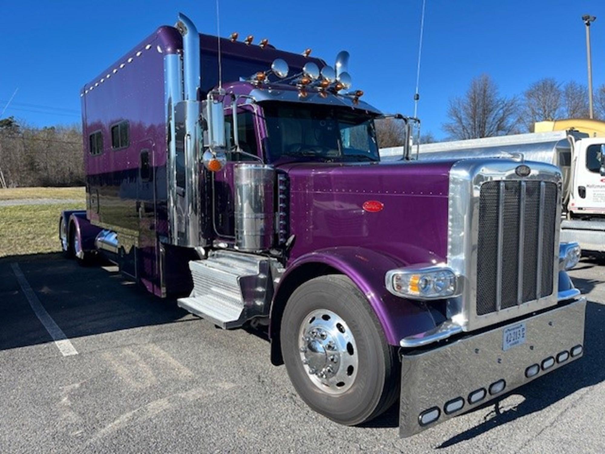 2022 Peterbilt 389 — photo 4