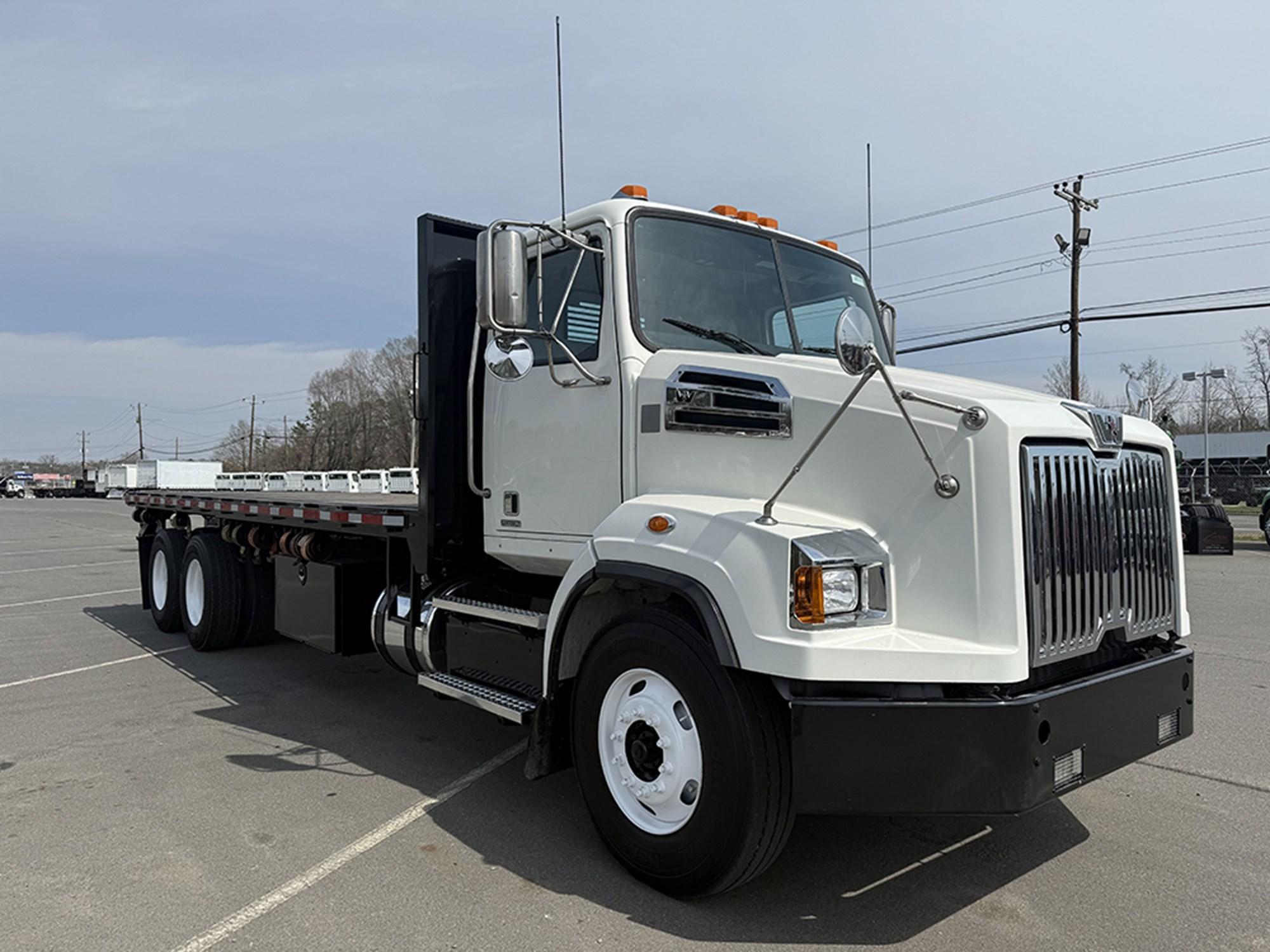 2019 Western Star 4700 — photo 2