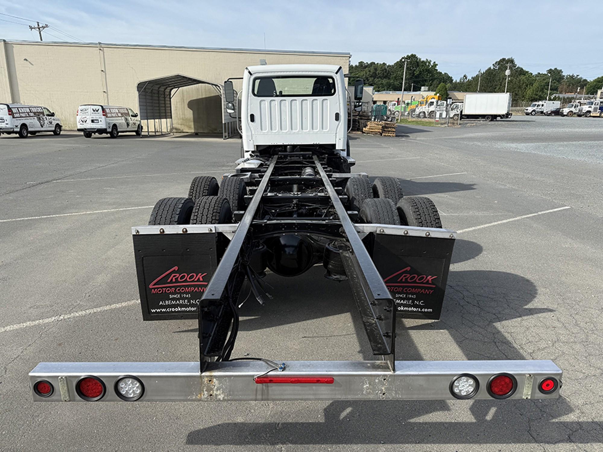 2019 Freightliner M2 106 — photo 5