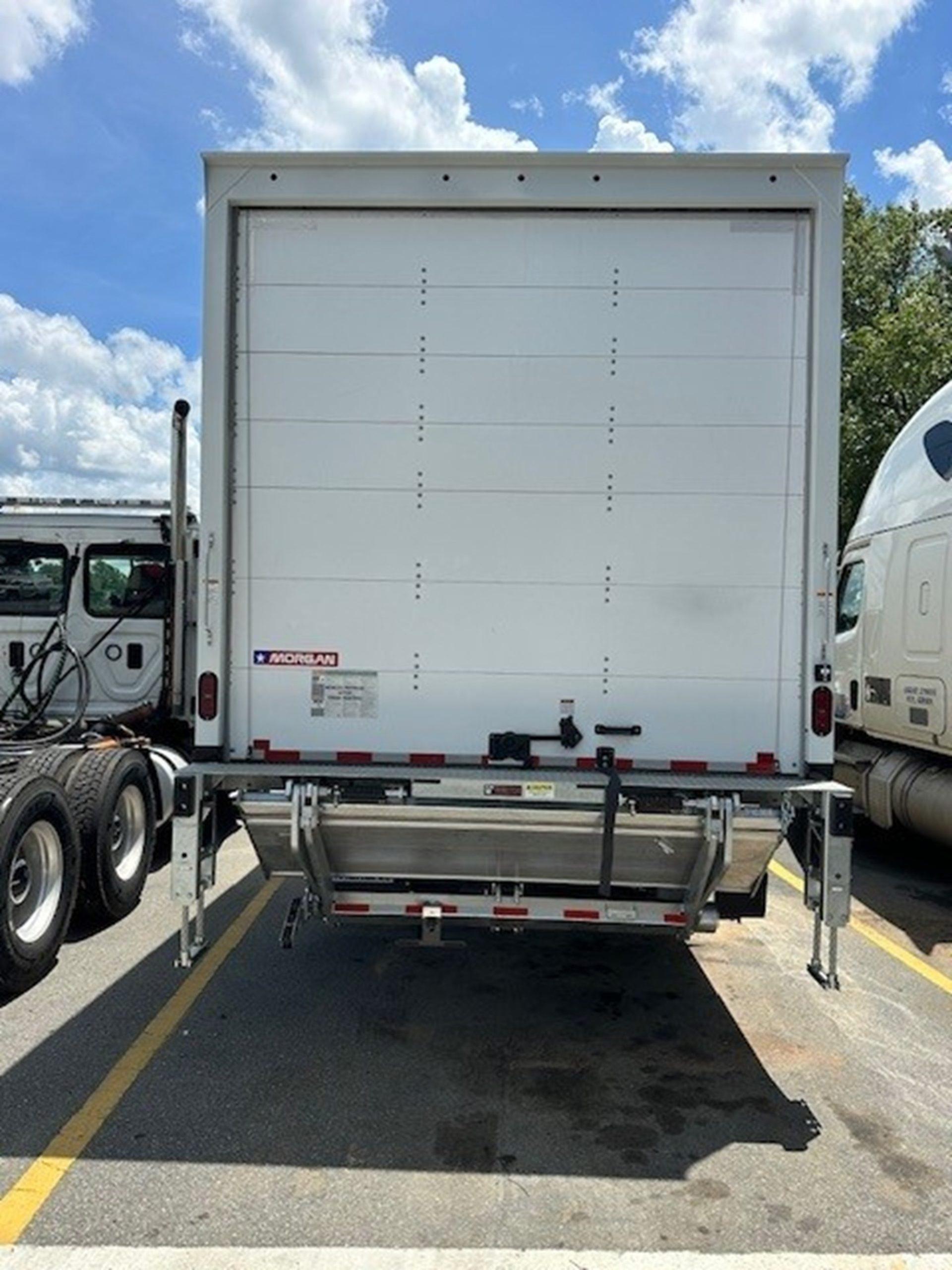 2026 Freightliner M2 106 — photo 2