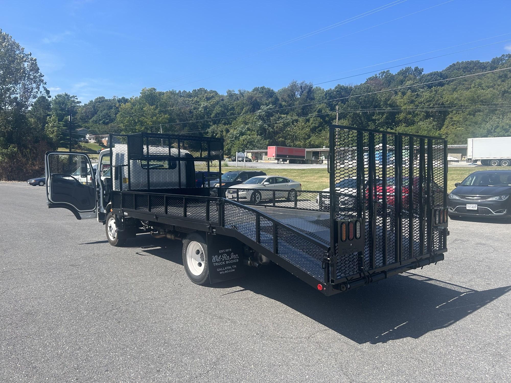 2025 Isuzu NRR — photo 3