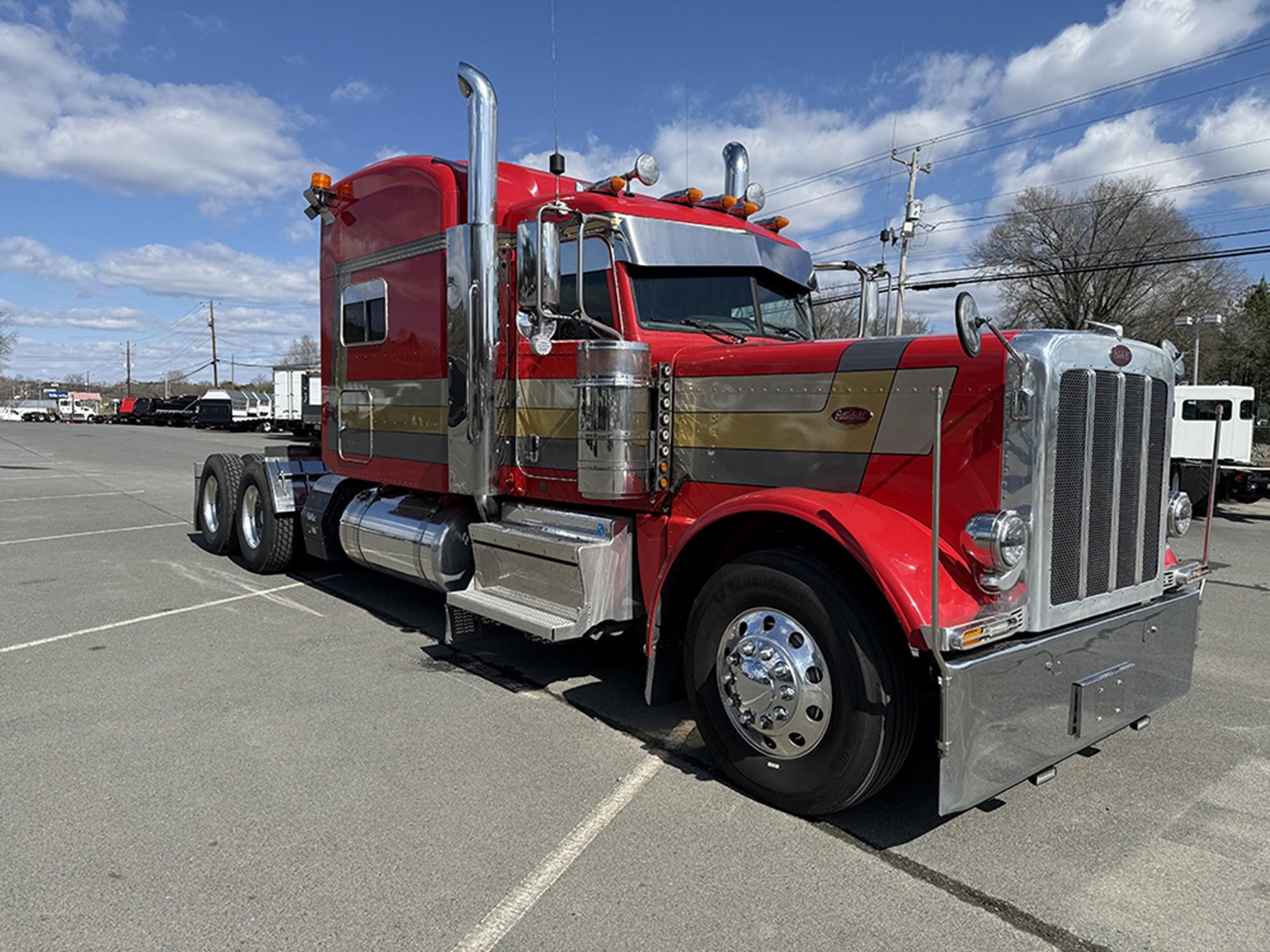 2021 Peterbilt 389 — photo 2
