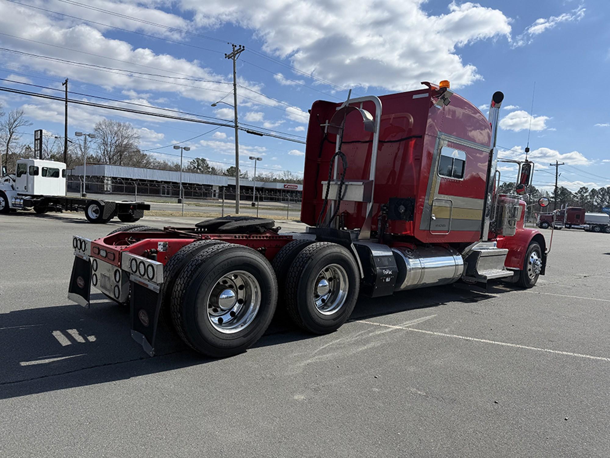 2021 Peterbilt 389 — photo 4