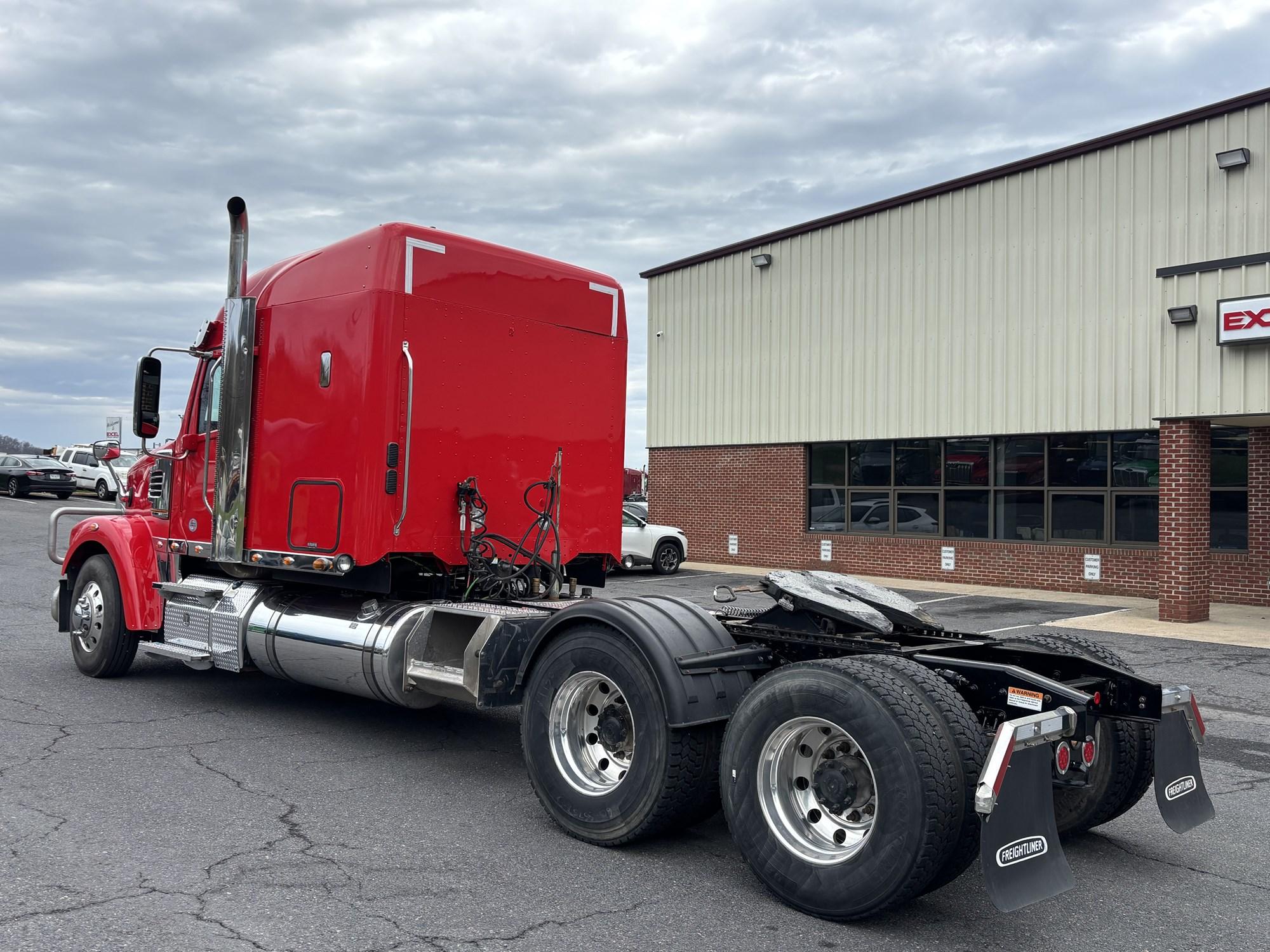 2023 Freightliner 122SD — photo 3