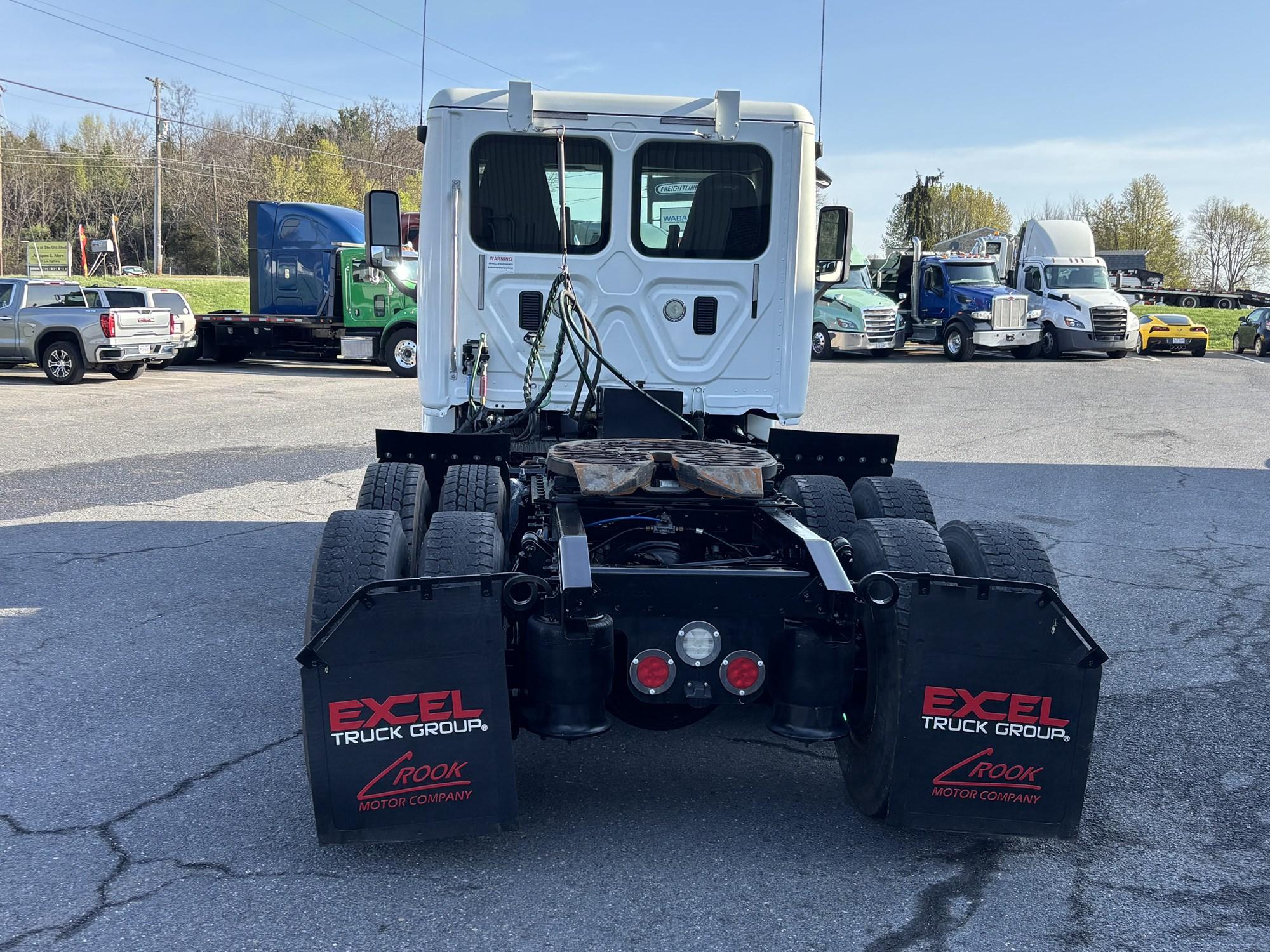 2016 Freightliner Cascadia — photo 4