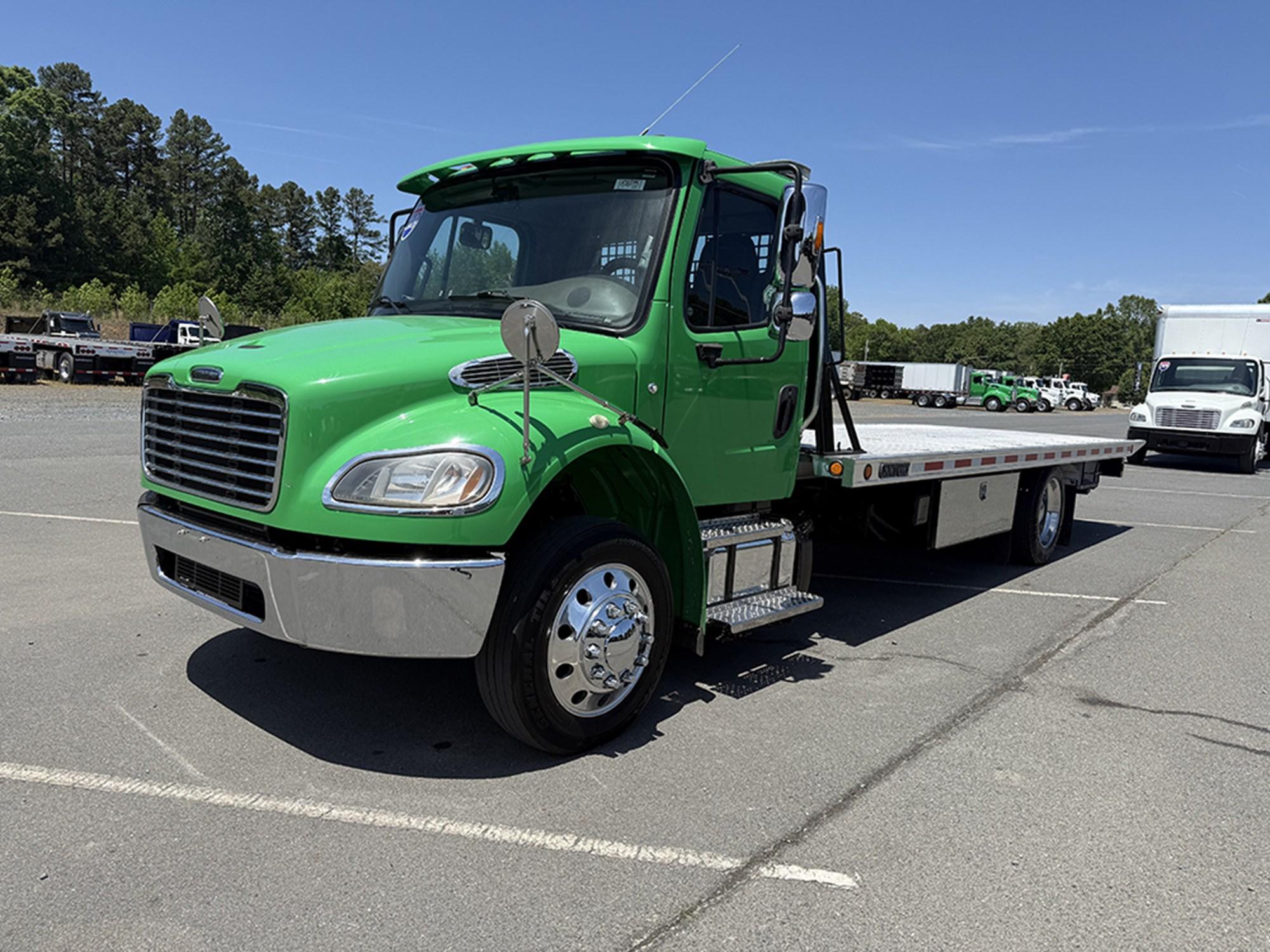 2019 Freightliner M2 106
