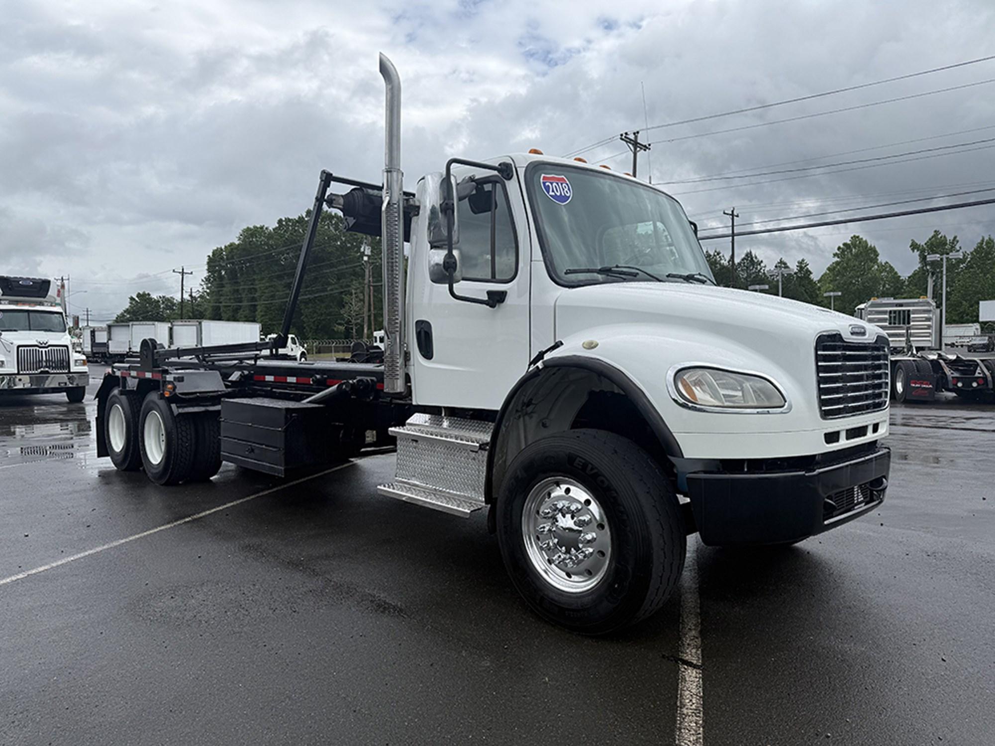 2018 Freightliner eM2 — photo 2