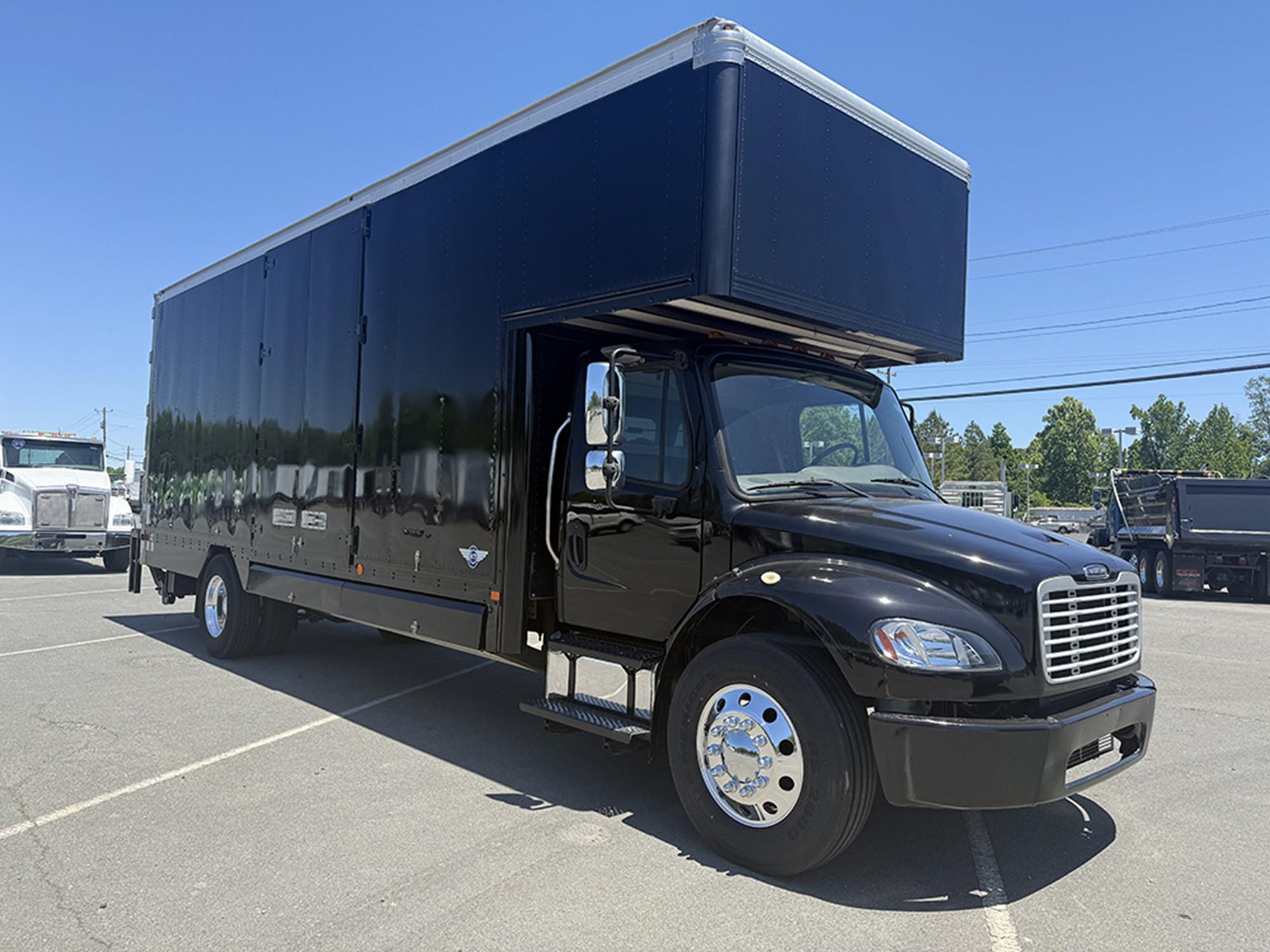 2019 Freightliner eM2 — photo 2